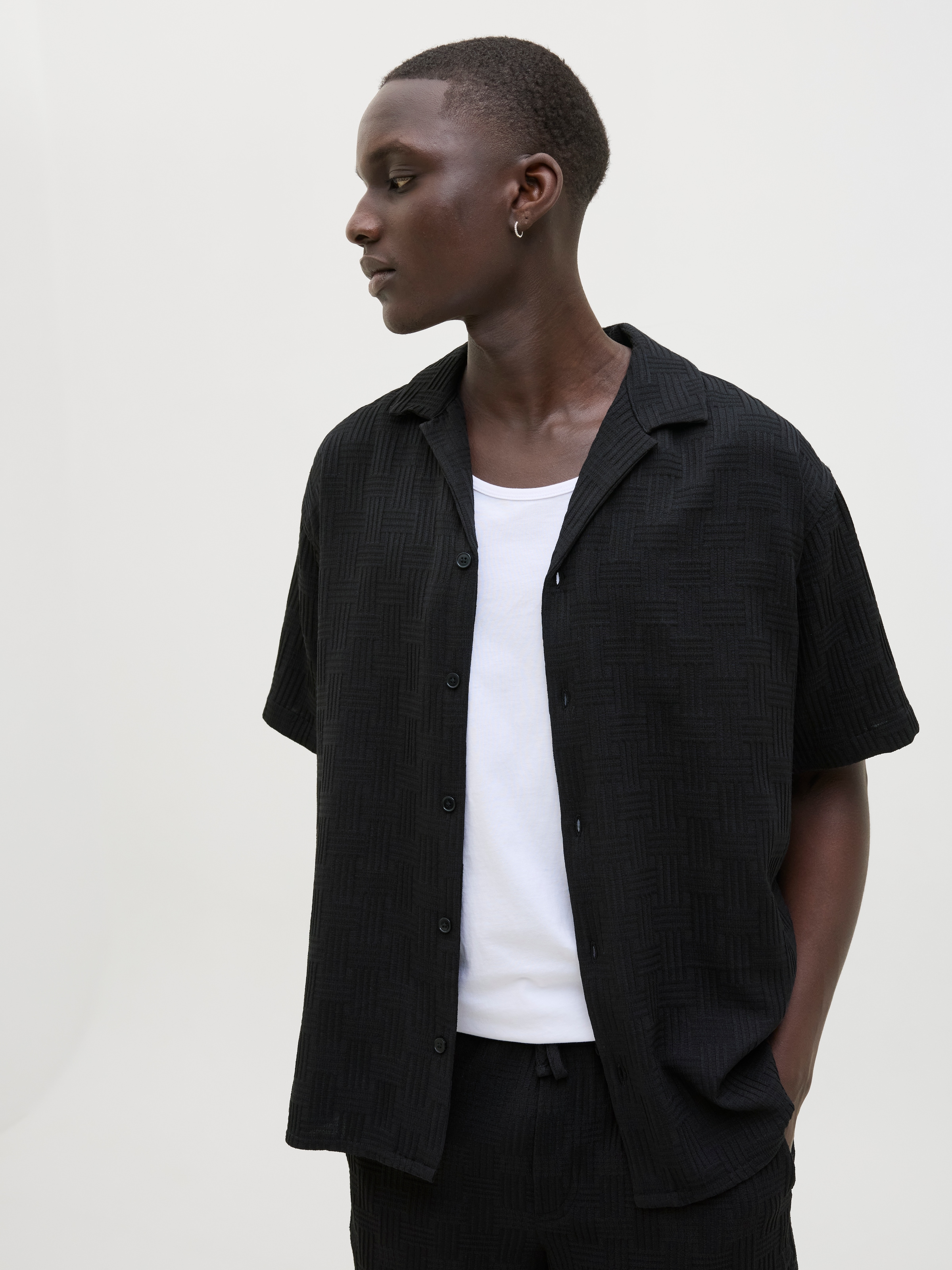 Jack & Jones Kurzarmhemd »JJEMATTEO RESORT SHIRT SS SN«, mit Resort Kragen