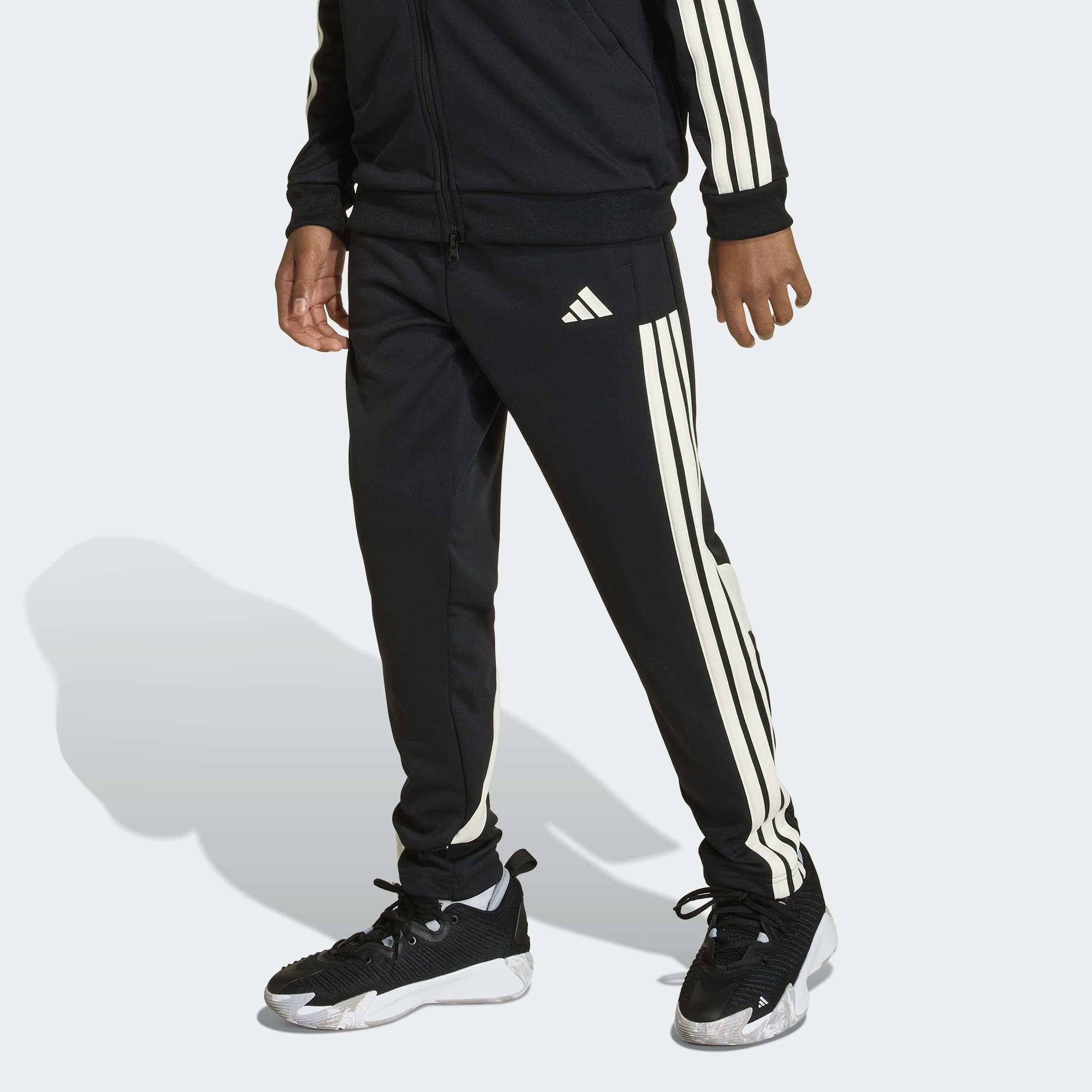 adidas Sportswear Sporthose "J HOT PANT" mit normal-weiter Passform, ohne Verschluss