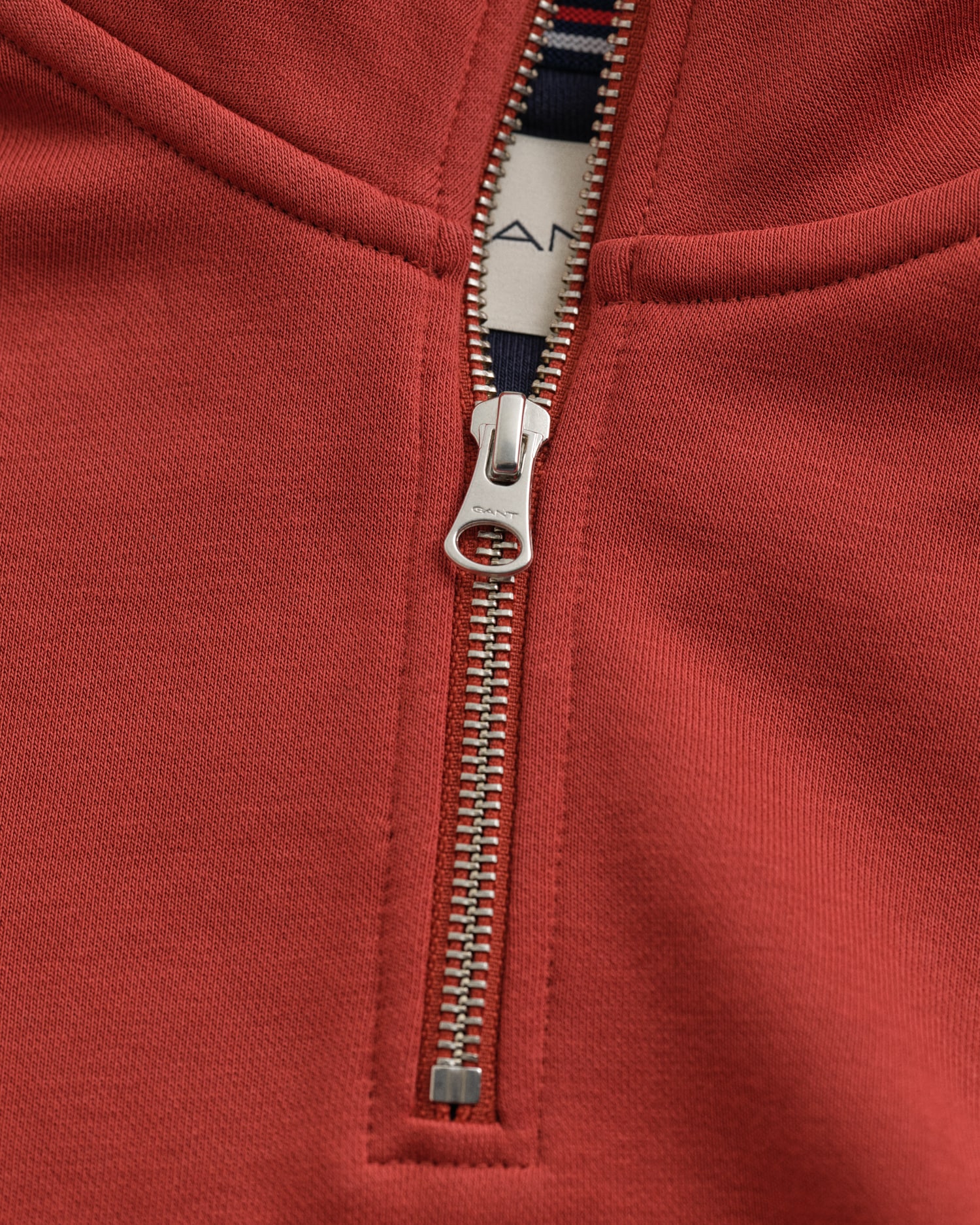 Gant Sweatshirt »REG SHIELD HALF ZIP SWEAT«, mit Logostickerei auf der Brust
