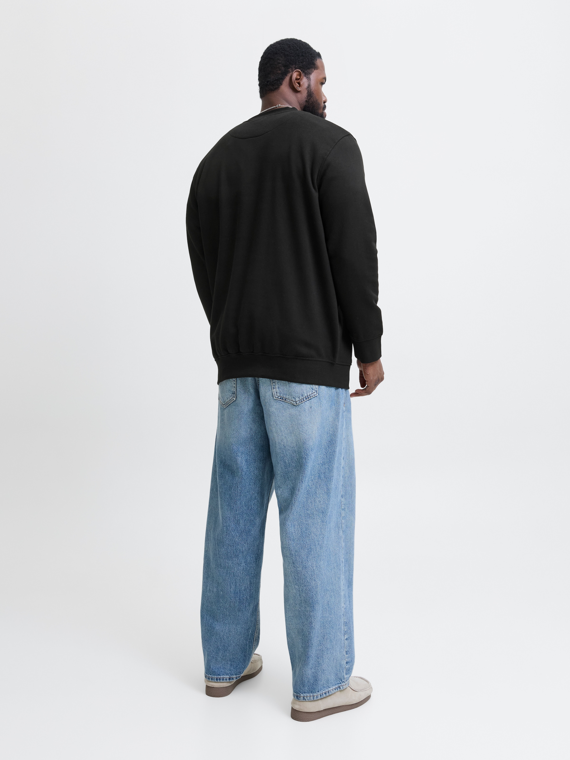 Jack & Jones PlusSize Sweatshirt »JJESOHO SWEAT CREW NECK NOOS PLS«, mit Logobranding