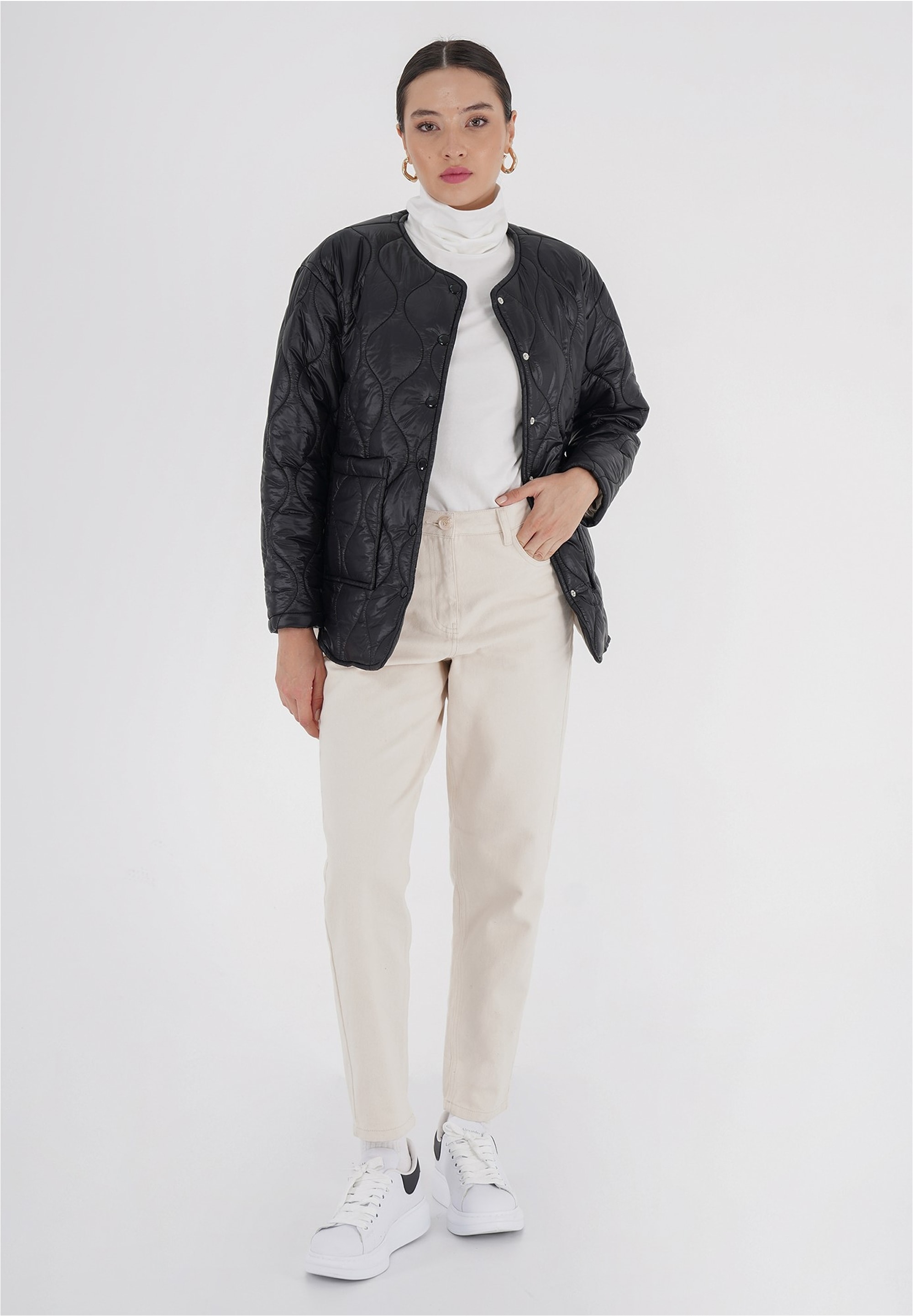 freshlions Steppjacke »Amara«, mit praktischen Druckknöpfen