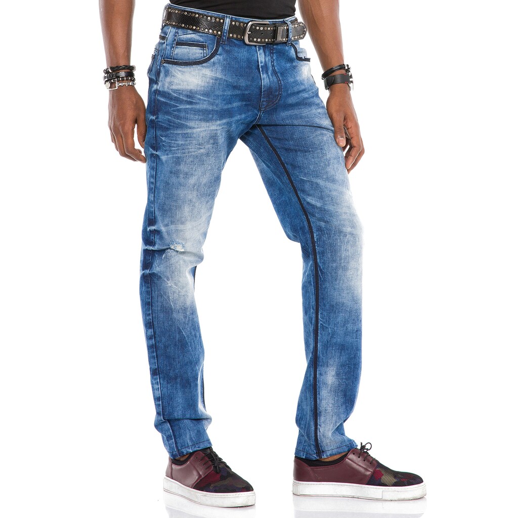 Cipo & Baxx Bequeme Jeans, mit coolen Kontrastnähten