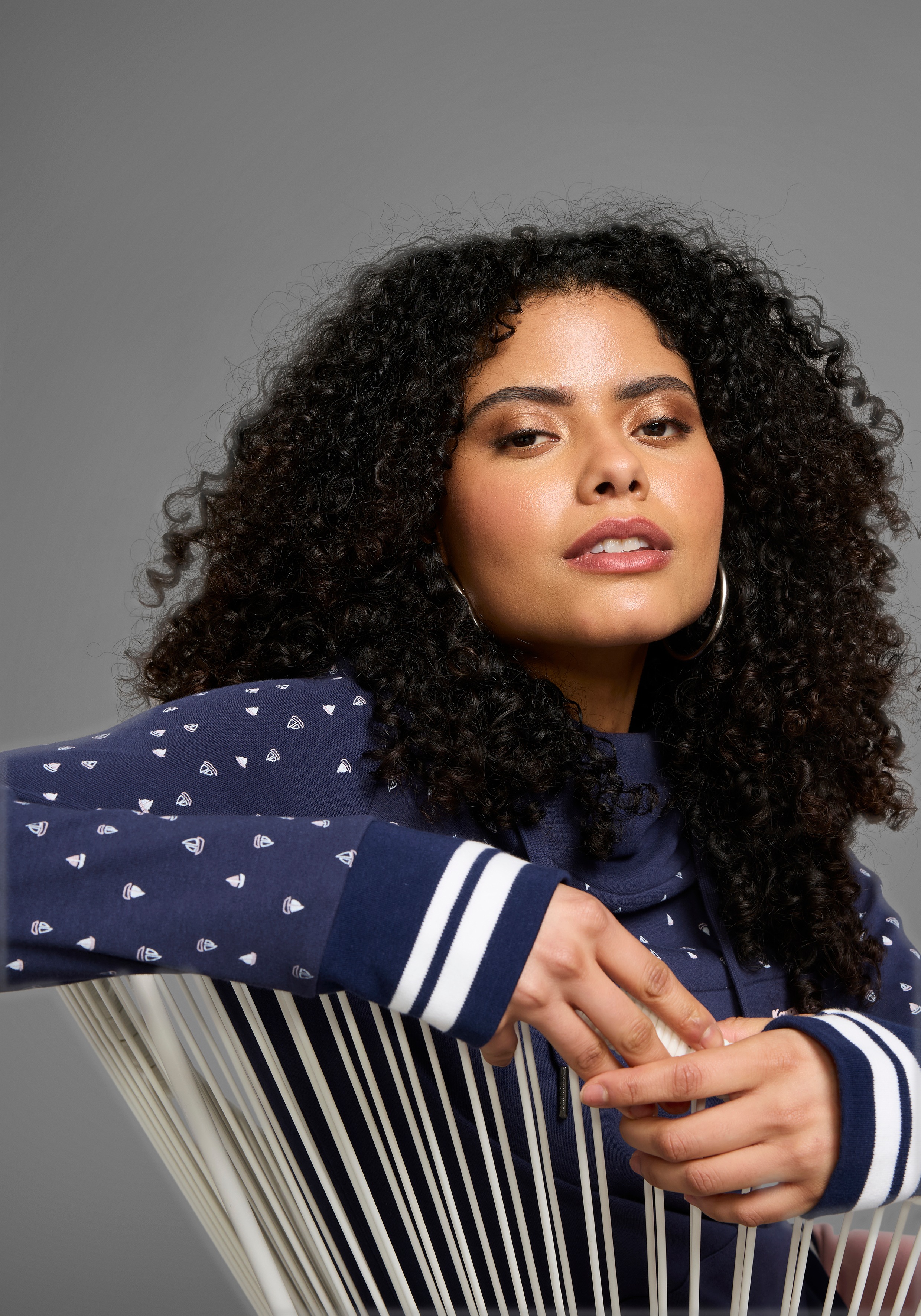 Thumbnail - KangaROOS Hoodie, Langarm, figurbetonter Schnitt, aus Baumwolle, mit Kapuze