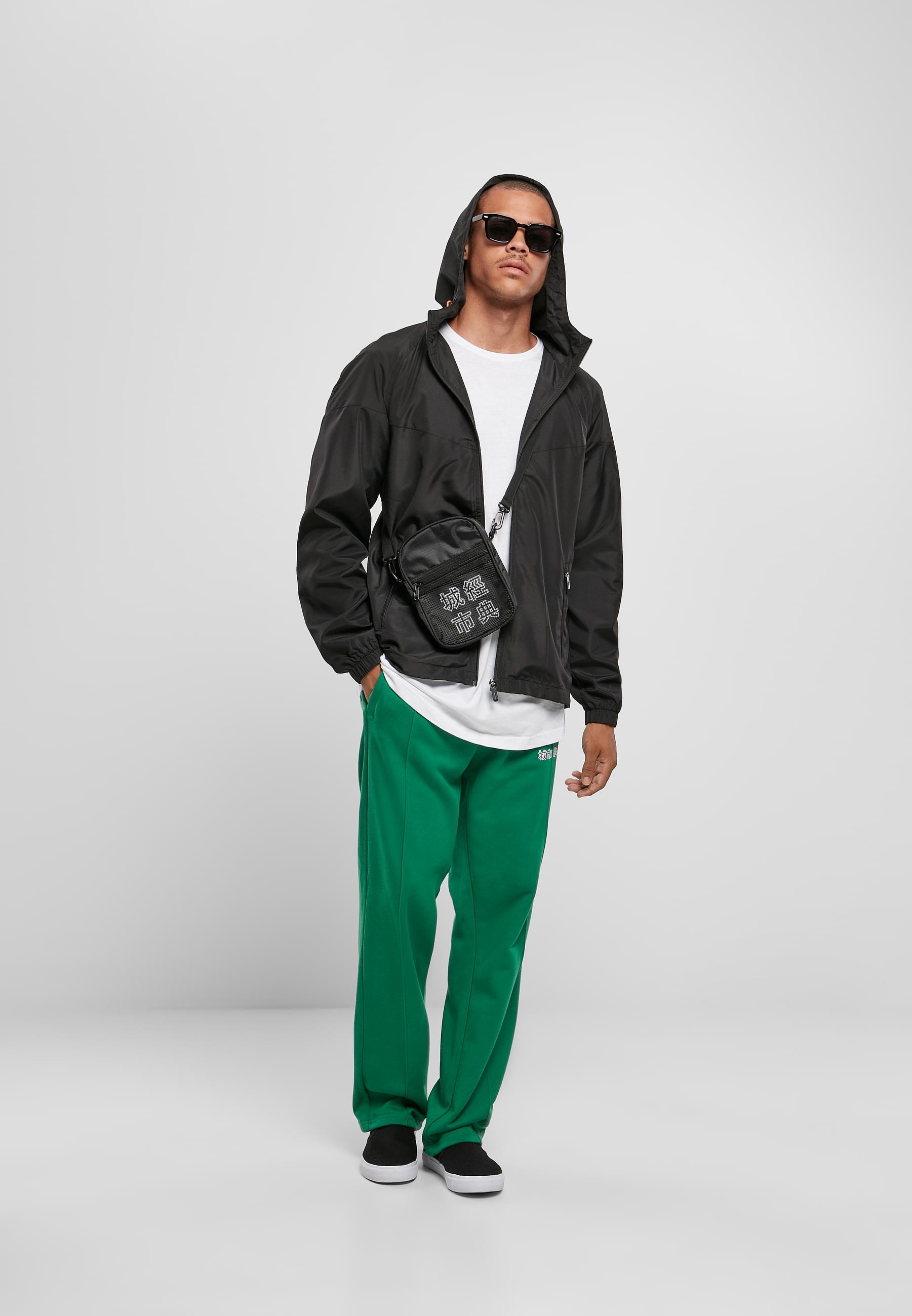 URBAN CLASSICS Allwetterjacke »Urban Classics Herren Recycled Windrunner« 1 Stk. tlg. mit Kapuze