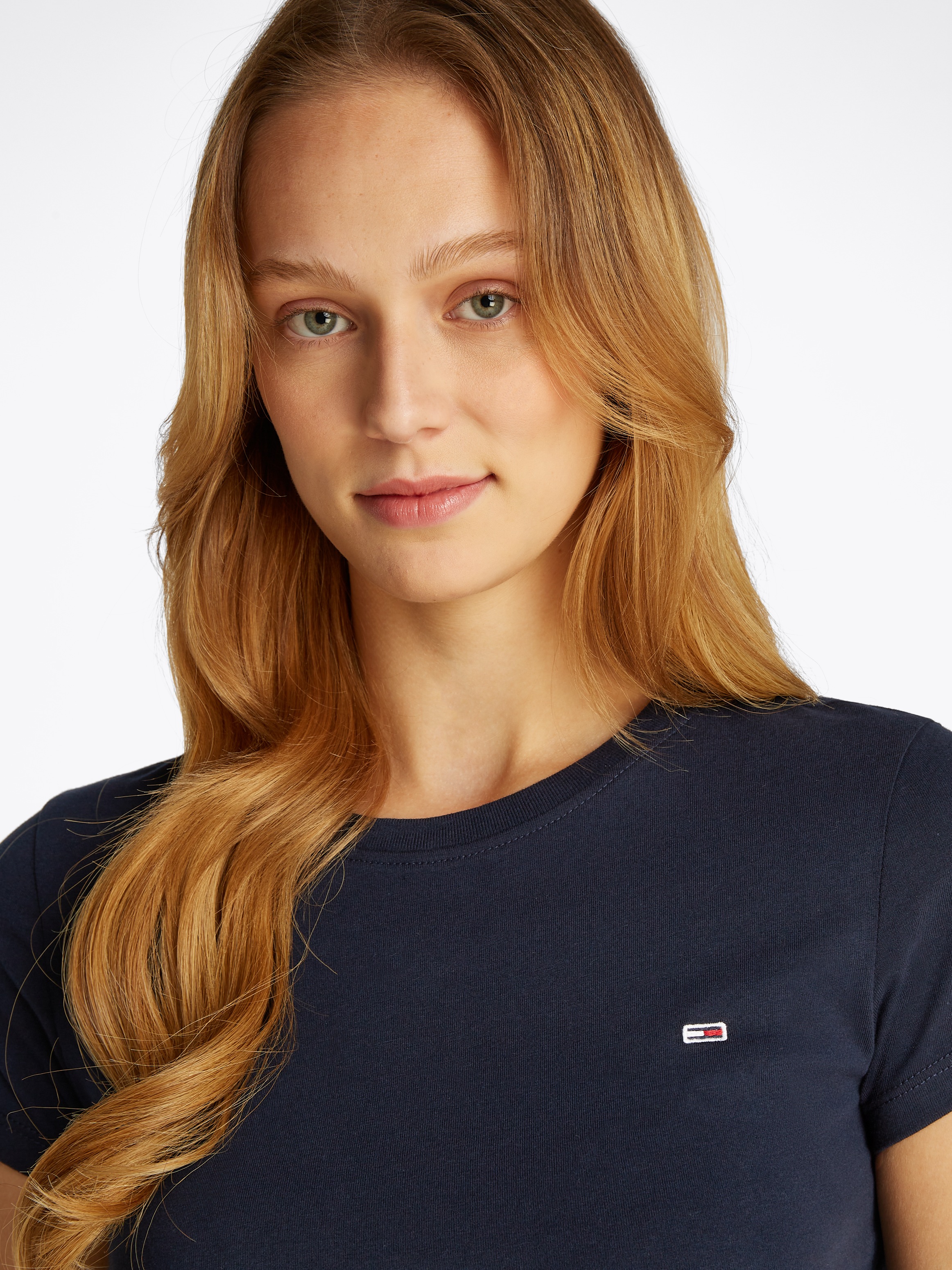 Tommy Jeans Kurzarmshirt "TJW SLIM C-NECK TEE", mit Logo-Stickerei günstig online kaufen