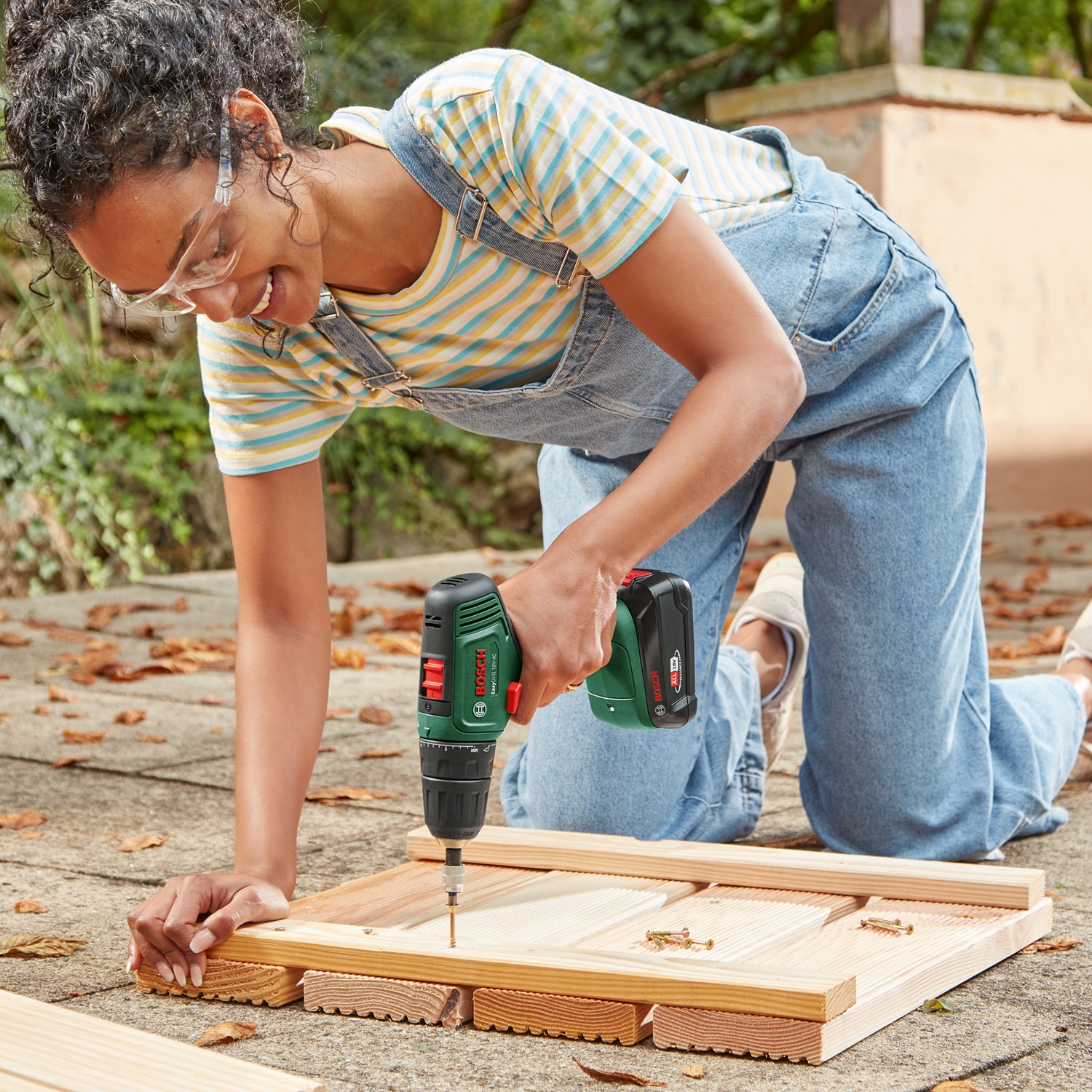 Bosch Home & Garden Akku-Bohrschrauber »EasyDrill 18V-40«, inkl. 2x Akkus 1,5 Ah und Ladegerät AL 18V-20, im Tragekoffer