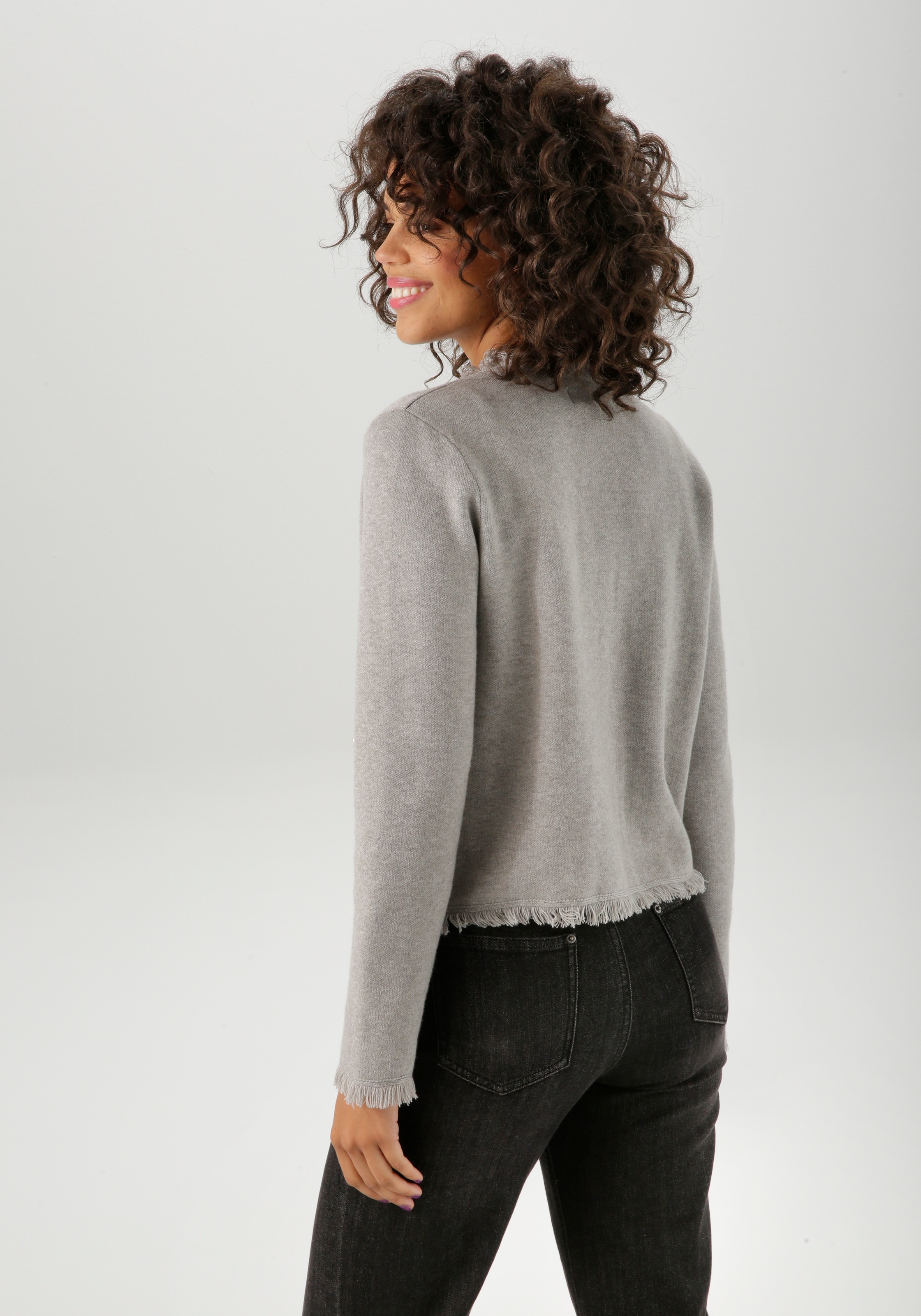 Aniston CASUAL Strickjacke, aufwändig mit Franzen verziert günstig online kaufen