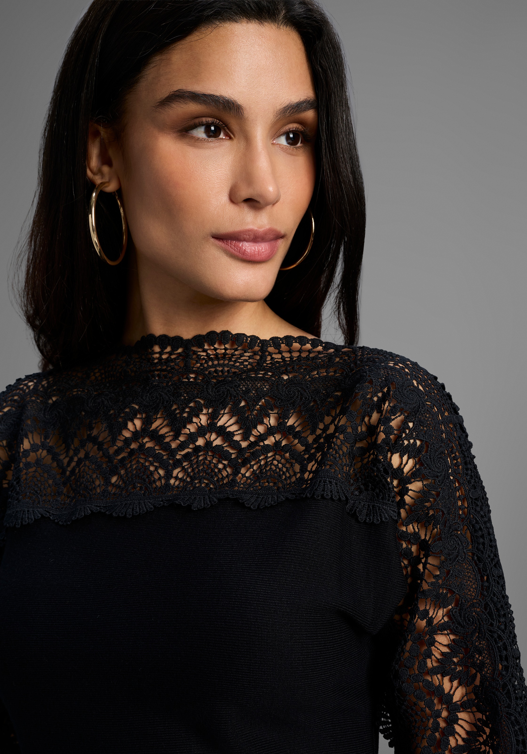 Thumbnail - Bruno Banani Strickpullover mit Spitze auf Ärmel und Schulter - NEUE KOLLEKTION