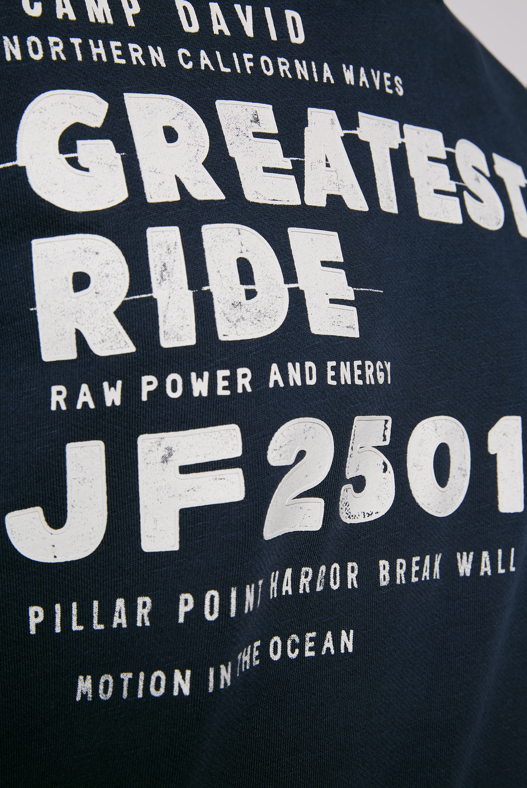 CAMP DAVID Kapuzensweatshirt mit kontrastreichem Print