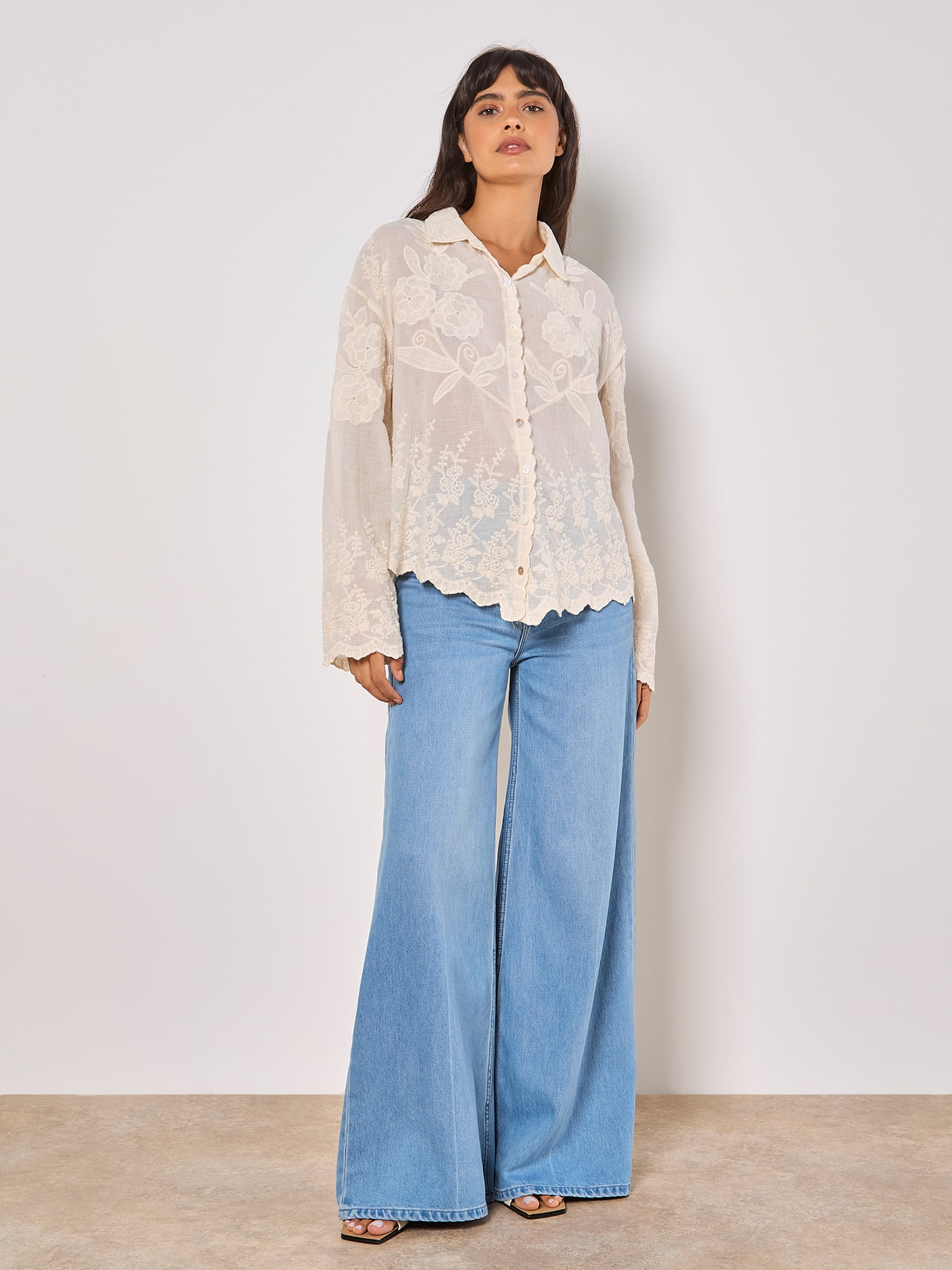 Apricot Klassische Bluse »Bluse« mit gewelltem Saum