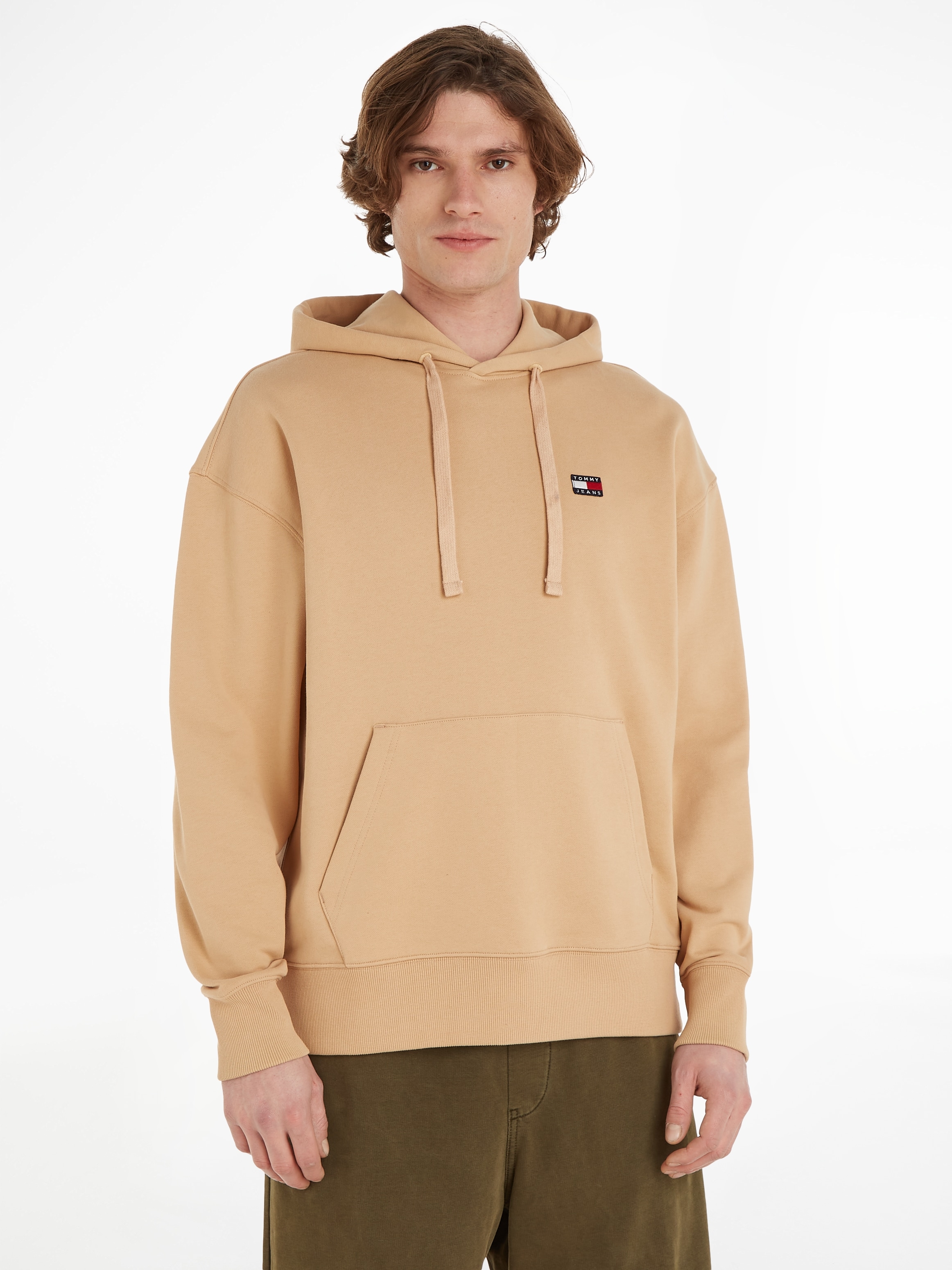Tommy Jeans Kapuzensweatshirt »TJM RLX XS BADGE HOODIE«, mit Tommy Jeans Stickerei