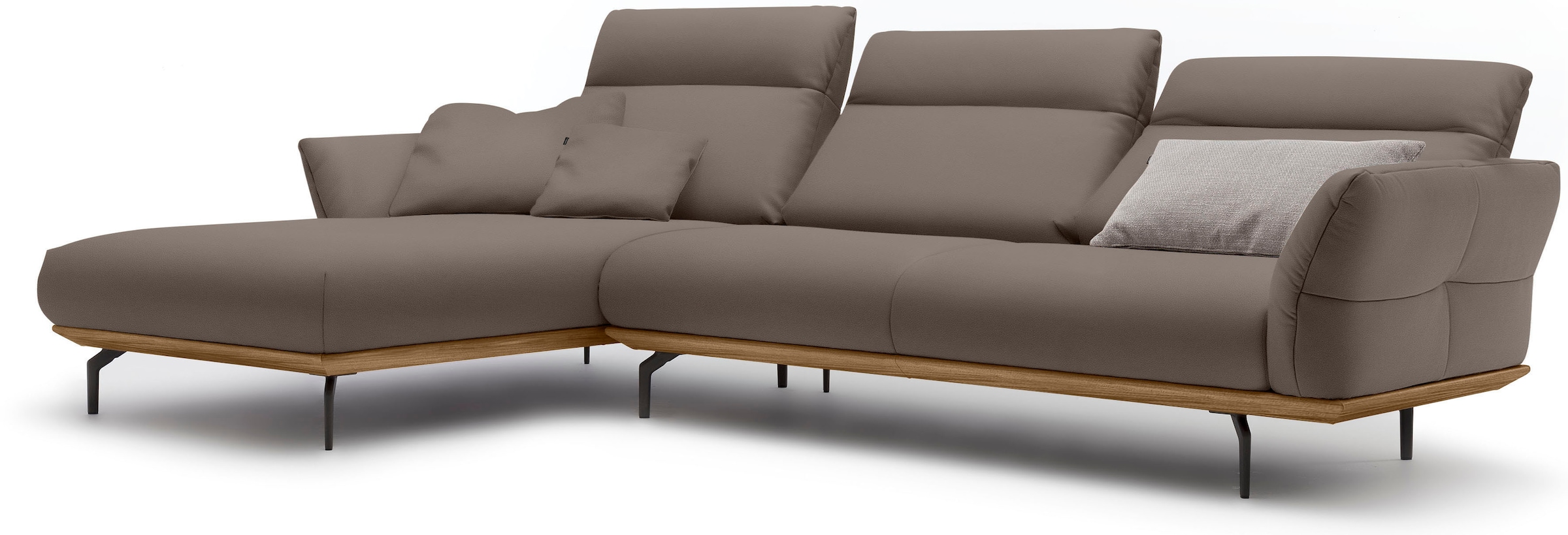Creation BY ROLF BENZ Ecksofa »CR.460«, Sockel in Nussbaum, Winkelfüße in Umbragrau, Breite 318 cm