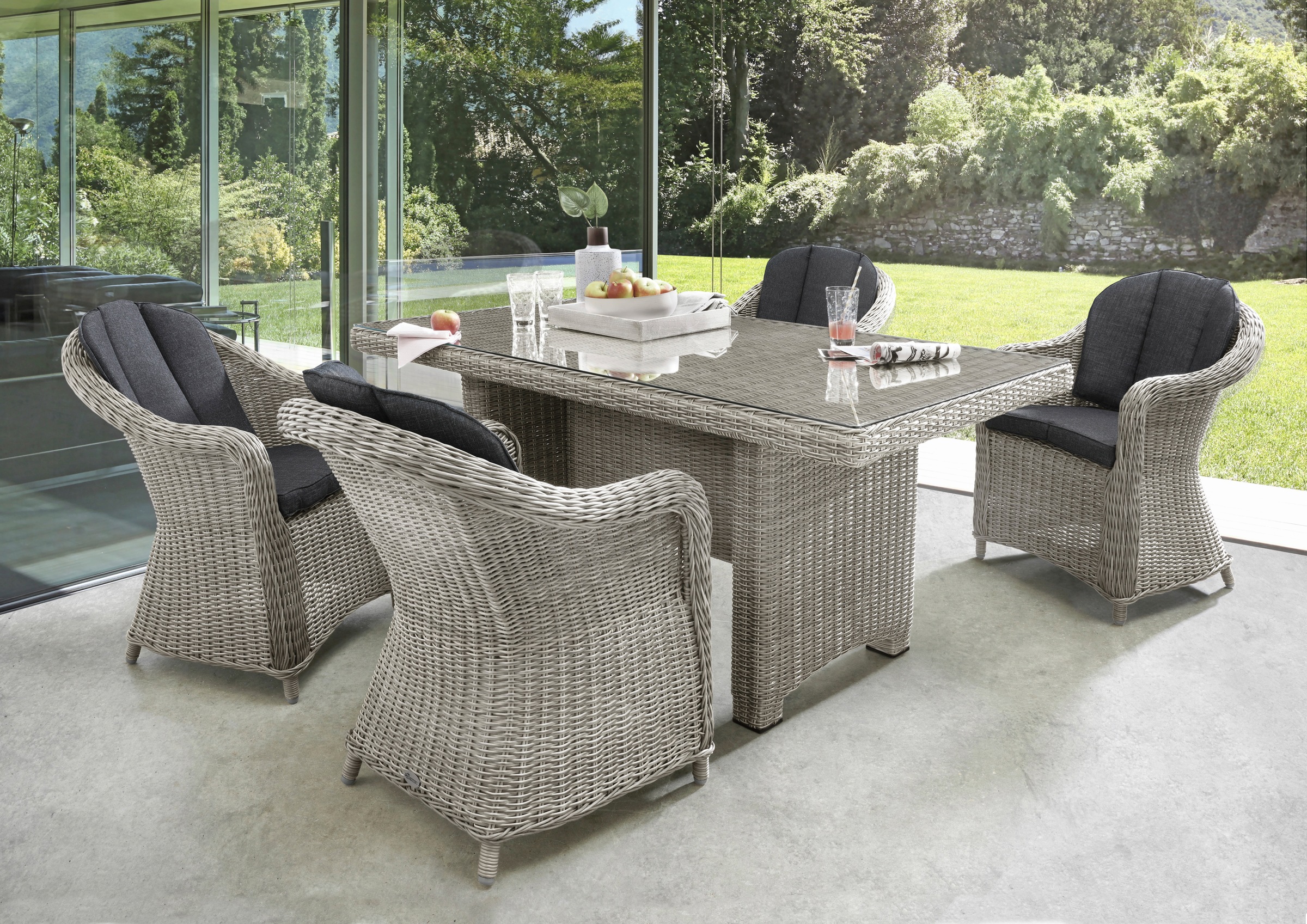 Destiny Garten-Essgruppe "MALAGA LUNA", (13 tlg., 4x Sessel, 1x Tisch, inkl. Auflagen), Aluminium, Polyrattan