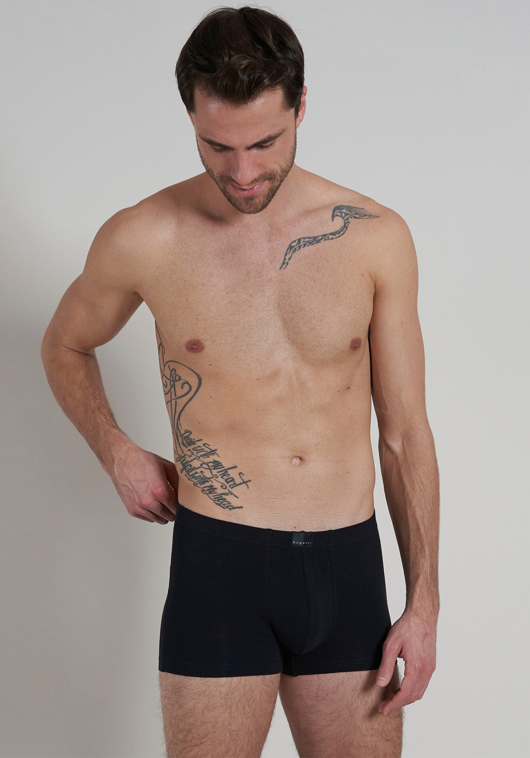 bugatti Boxershorts »Livorno«, (3 St., 3er Pack), mit aufgenähtem Logo