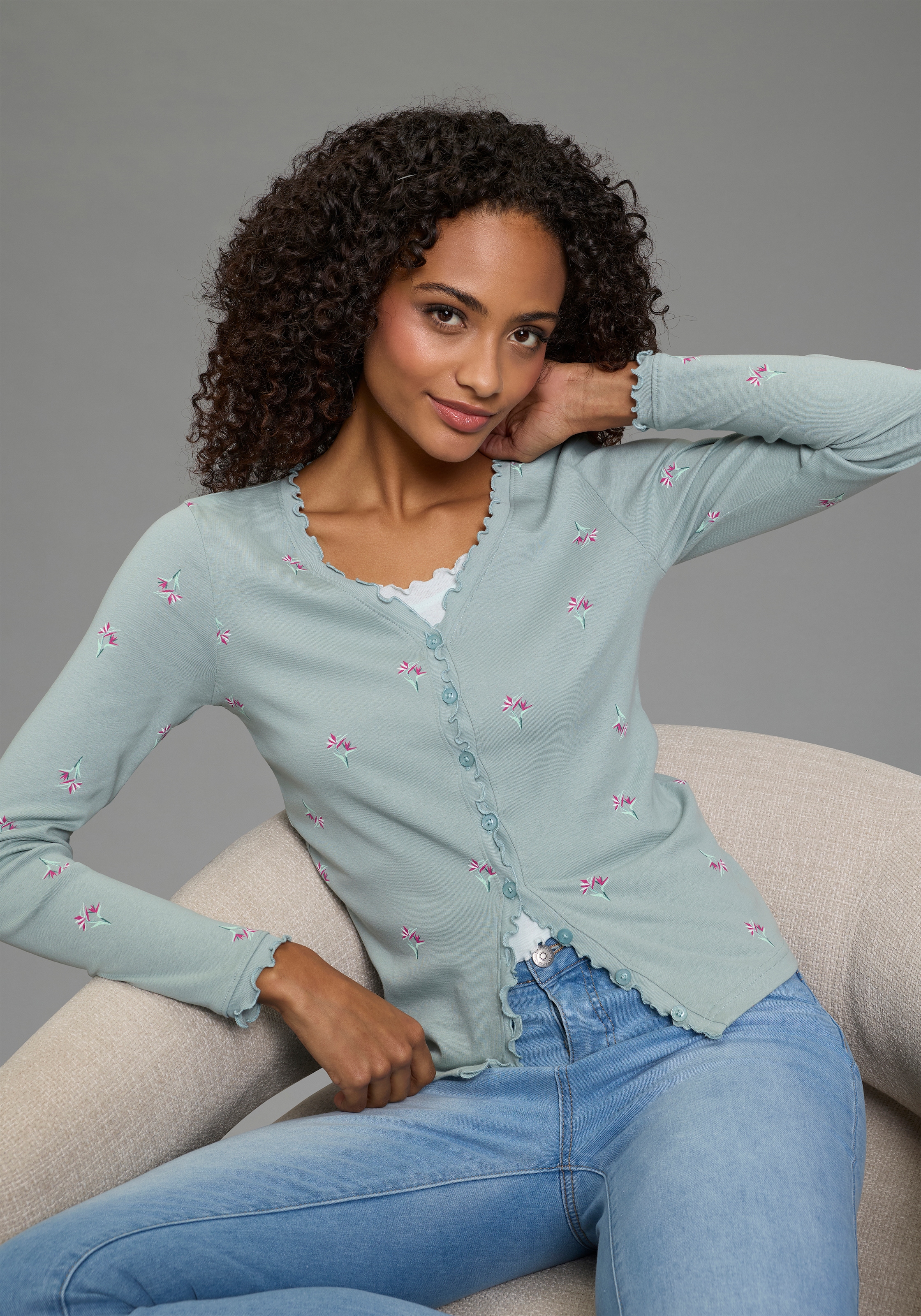 KangaROOS Langarmshirt mit Blumendruck und Knopfleiste günstig online kaufen