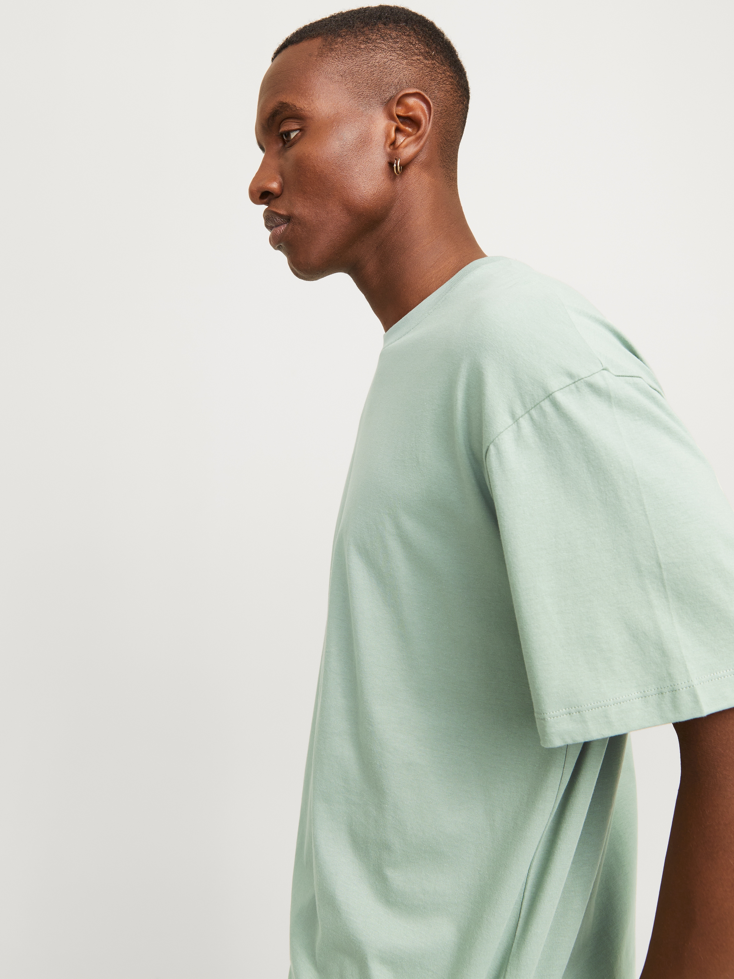 Jack & Jones Oversize-Shirt »JJEBRADLEY TEE SS O-NECK NOOS«, mit Rundhalsausschnitt