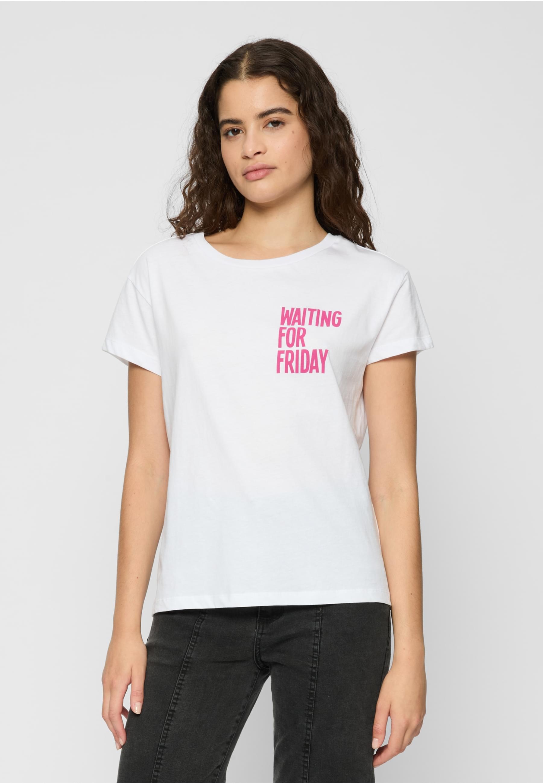 MisterTee T-Shirt »MisterTee Damen Ladies Waiting For Friday Box Tee«, (1 tlg.)