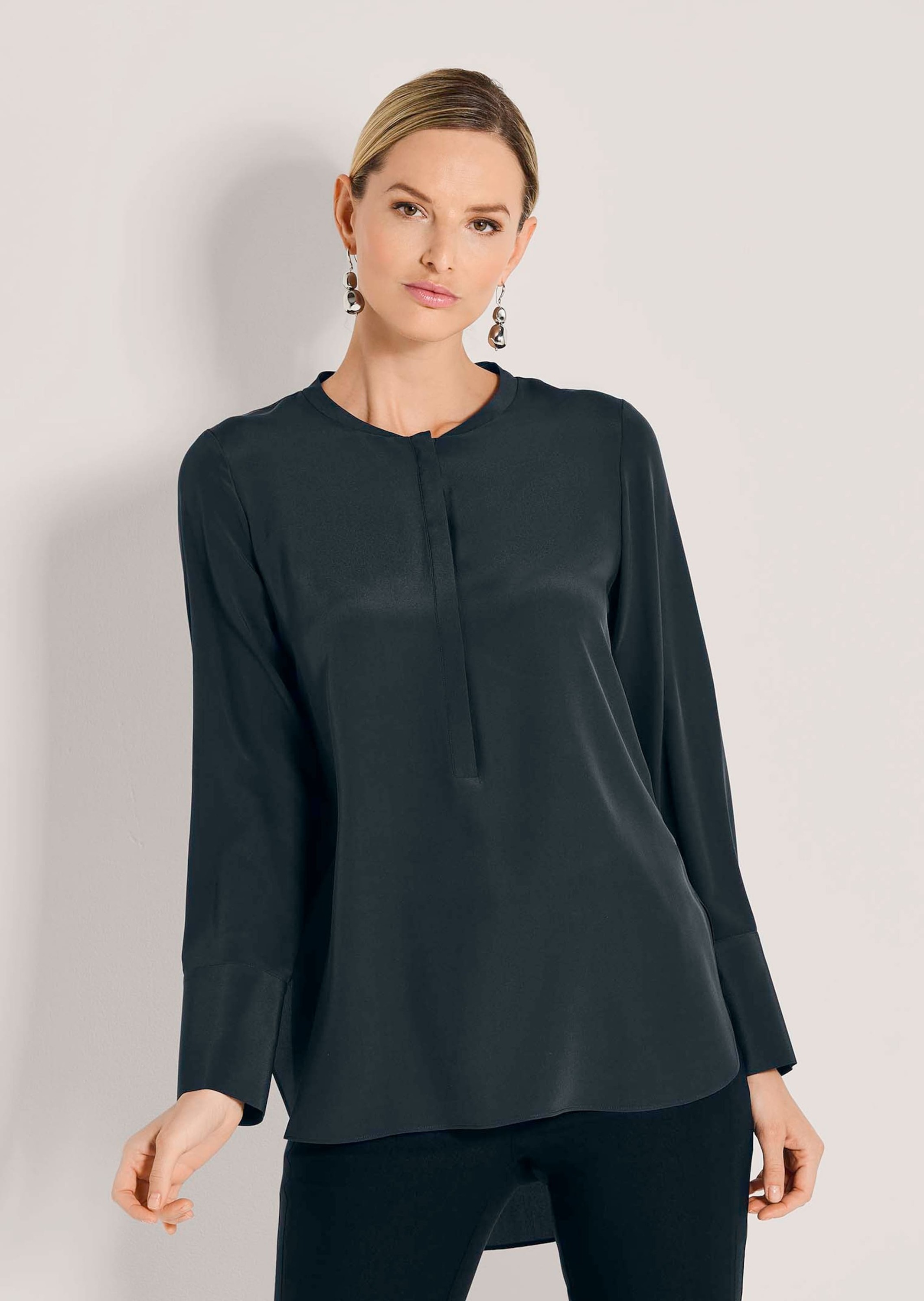 Thumbnail - MADELEINE Hemdbluse "Bluse Lange Seidenbluse in kragenloser Form"