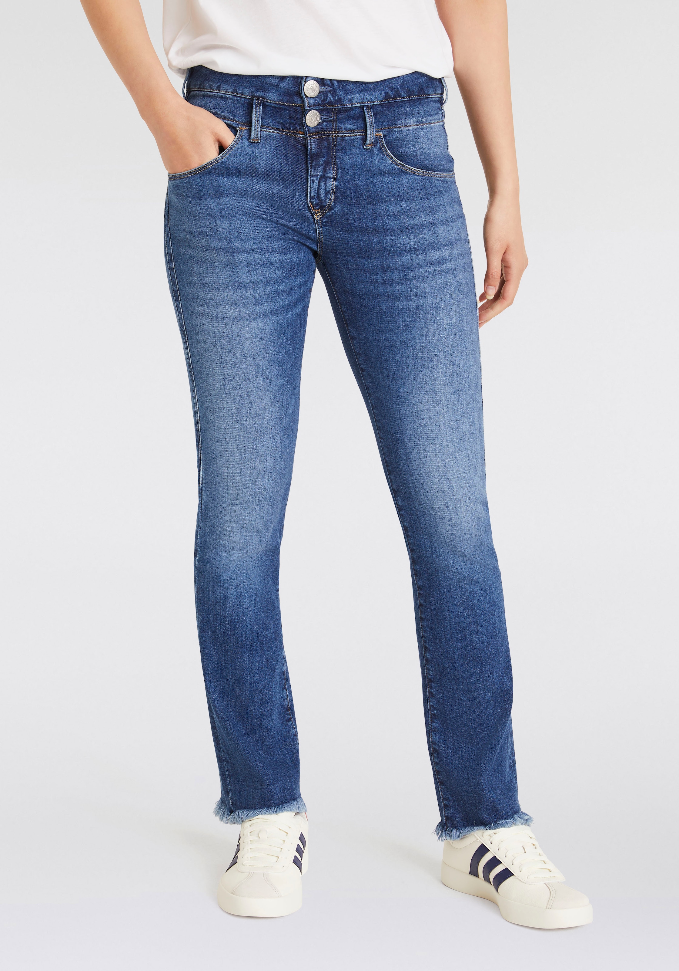 Herrlicher Bootcut-Jeans »Jeans Baby Cropped Org Dnm«, in cropped Länge mit ausgefranstem Saum