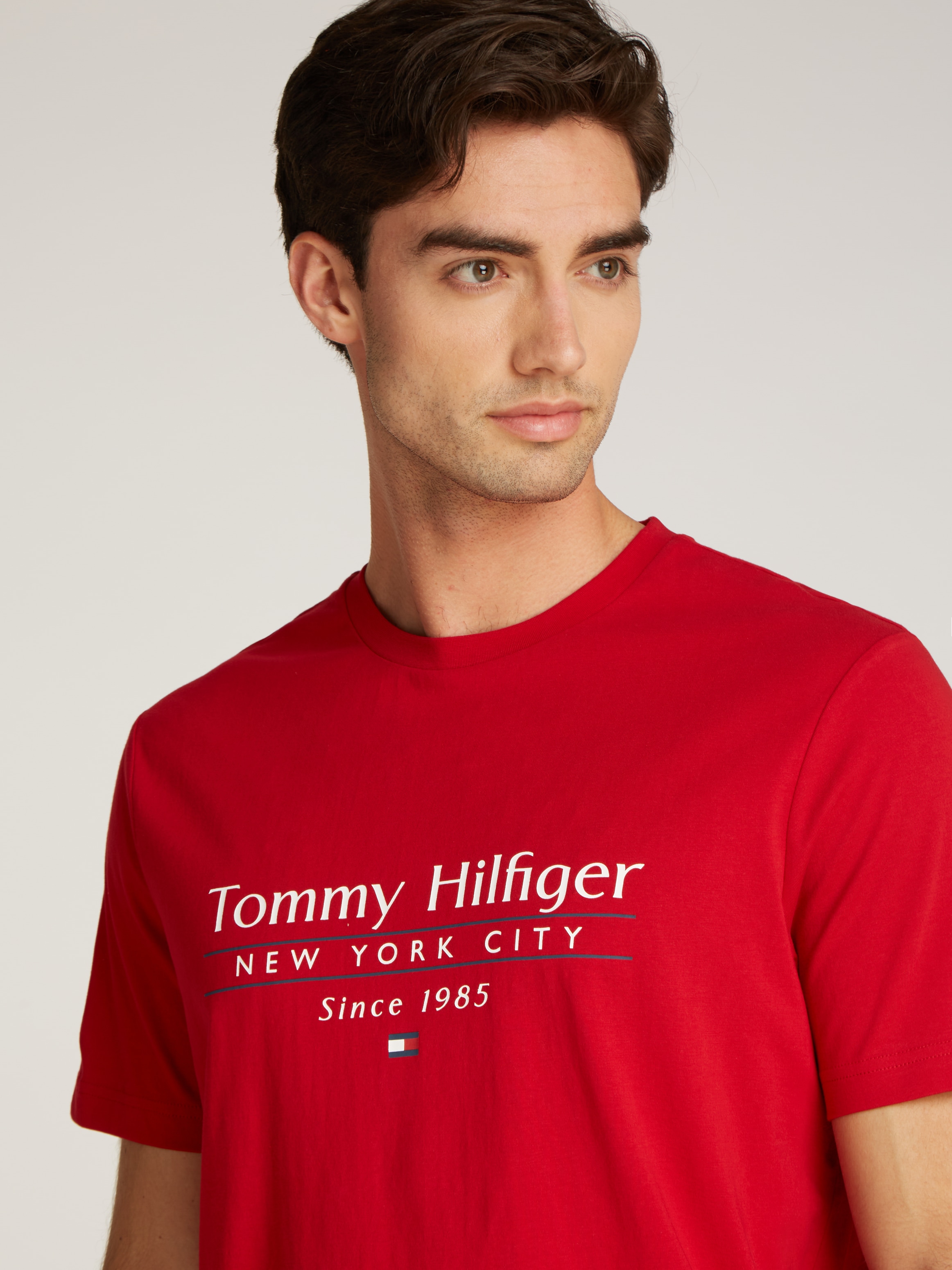 Tommy Hilfiger T-Shirt »HILFIGER CENTER STACK TEE«, mit großem Schriftprint