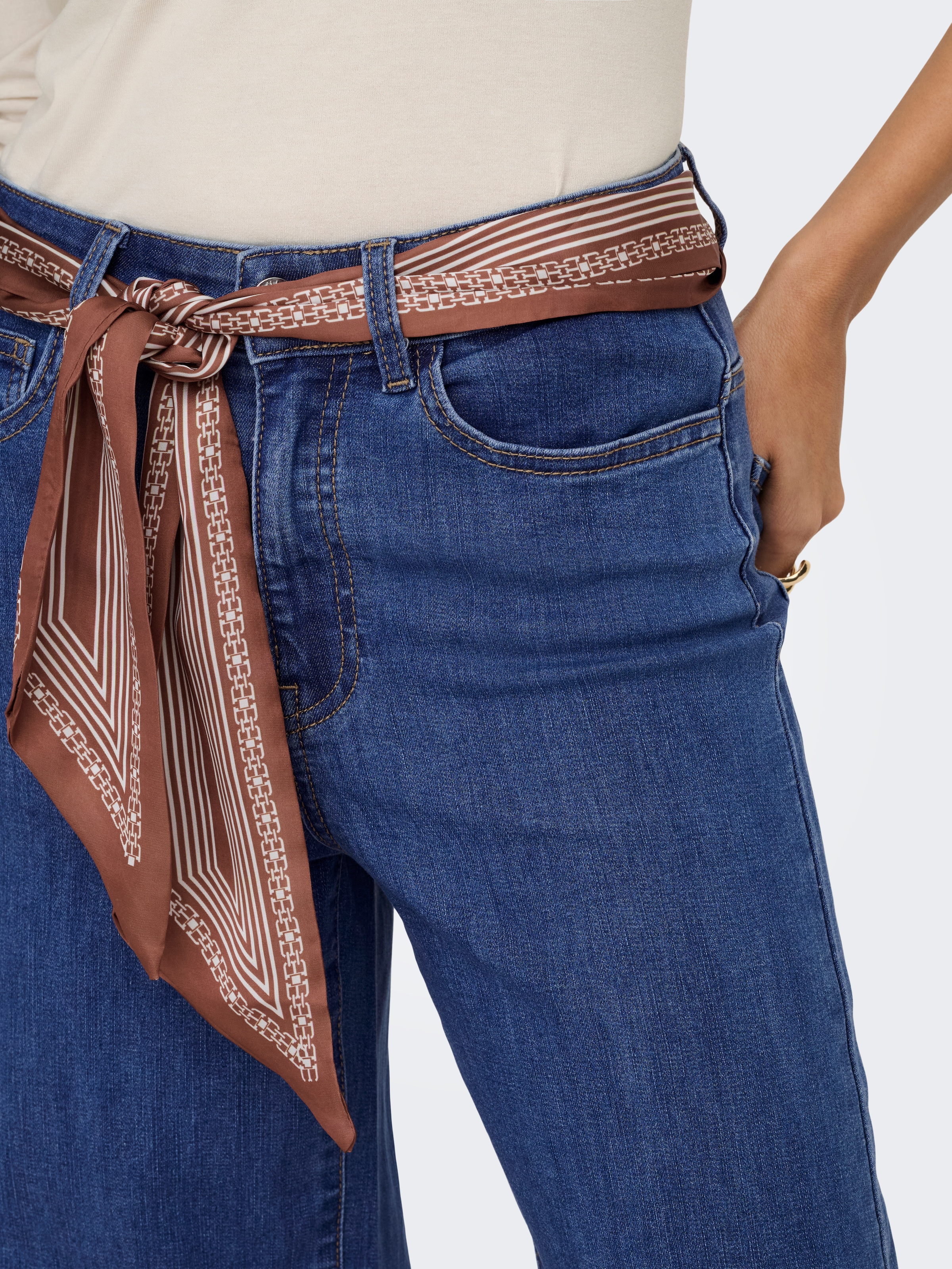 ONLY High-waist-Jeans »ONLMADISON HW WIDE SCARF DNM GUA« Materialmix, high waist, wide fit, mit modischem Tuch als Gürtel