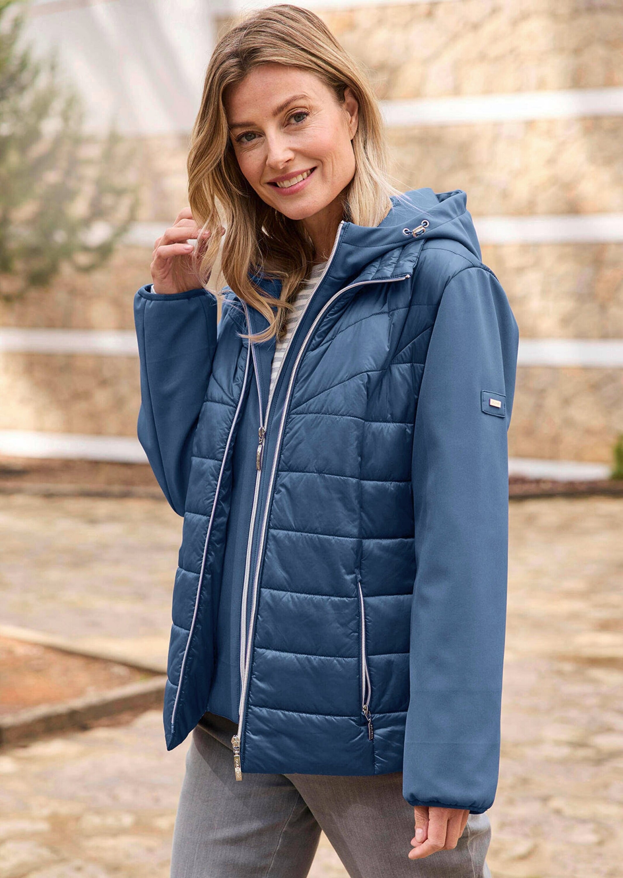 GOLDNER Kurzjacke »Kurzgröße Steppjacke mit Ärmeln aus Softshell«