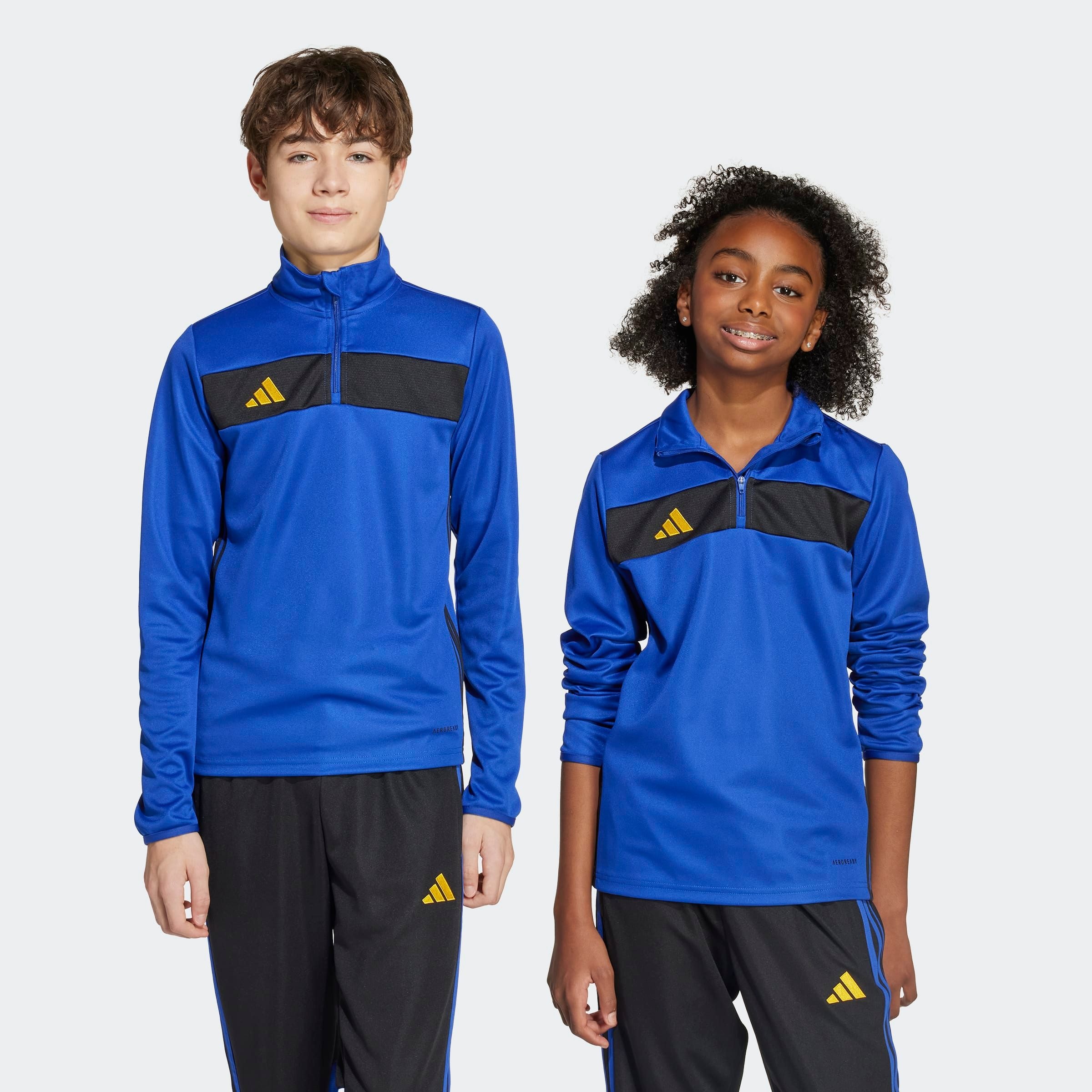 adidas Performance 1100000002199 "TIRO 25 ESSENTIALS KIDS TRAININGSOBERTEIL" für Kinder, mit Reißverschluss, ohne Ausschnitt