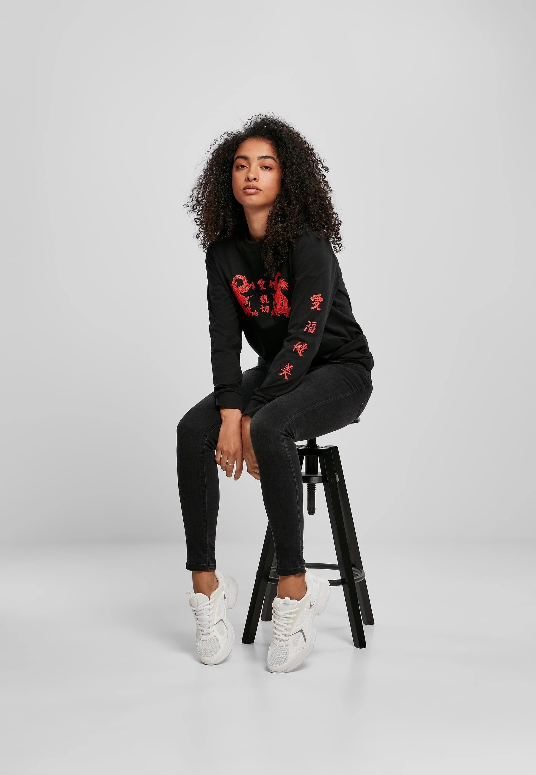 MisterTee Longsleeve »MisterTee Damen Ladies Chinese Letters Longsleeve«, (1 tlg.)