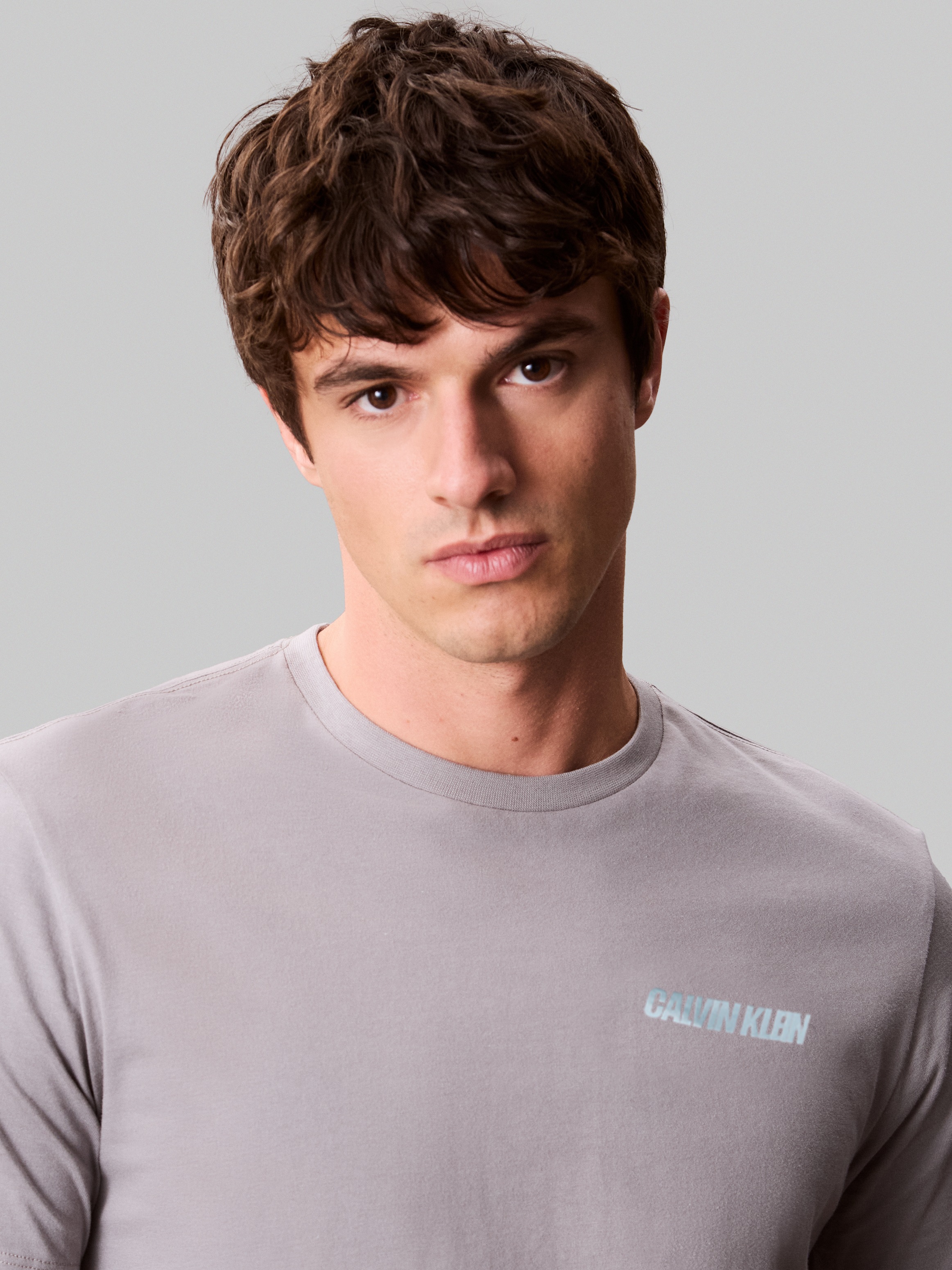 Calvin Klein Jeans T-Shirt »SS 30s E WRD STRTCH«, mit großem Logodruck auf dem Rücken