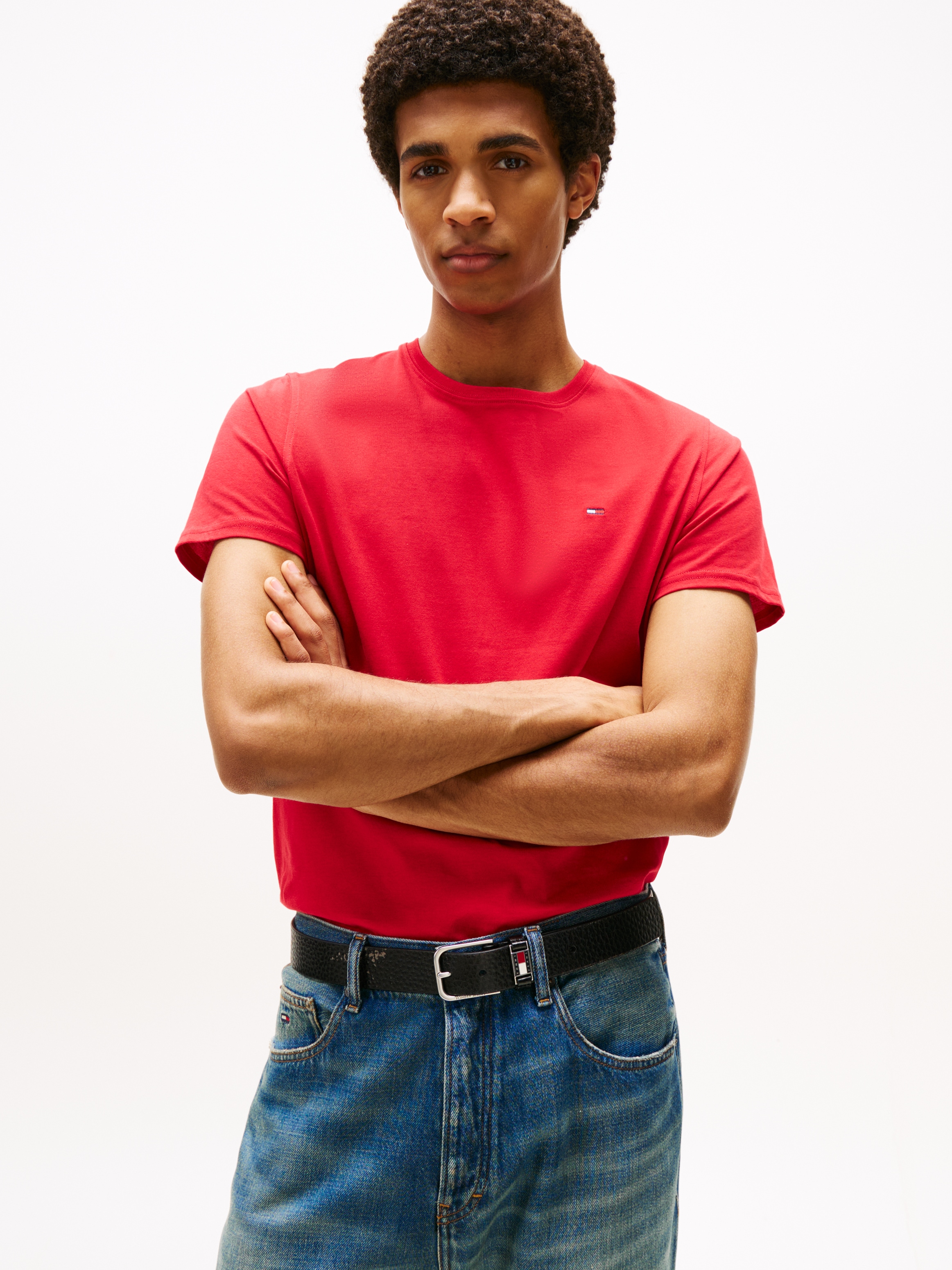 Tommy Jeans "TJM ESSENTIAL SOLID TEE" mit Rundhalsausschnitt und dezenter L günstig online kaufen