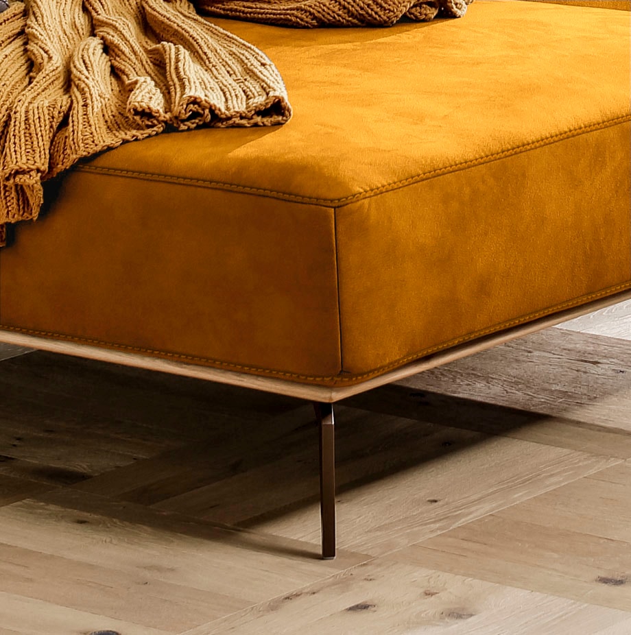 W.SCHILLIG Ecksofa »run, Designsofa mit tollem Sitzkomfort, bequem, L-Form«, mit Holzsockel, Füße in Bronze pulverbeschichtet, Breite 319 cm