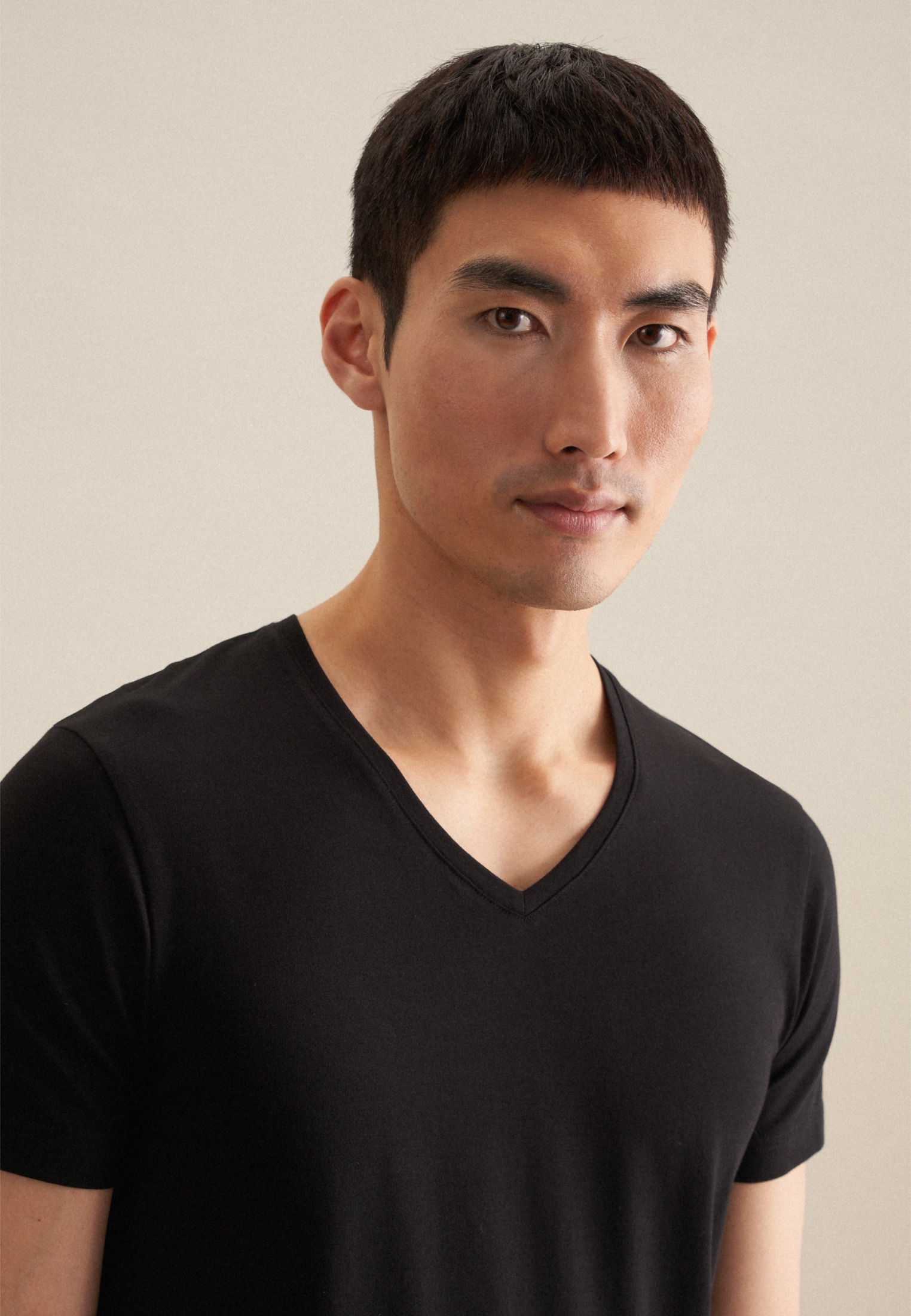 Thumbnail - seidensticker T-Shirt "Schwarze Rose" 1/2 V-Neck Uni