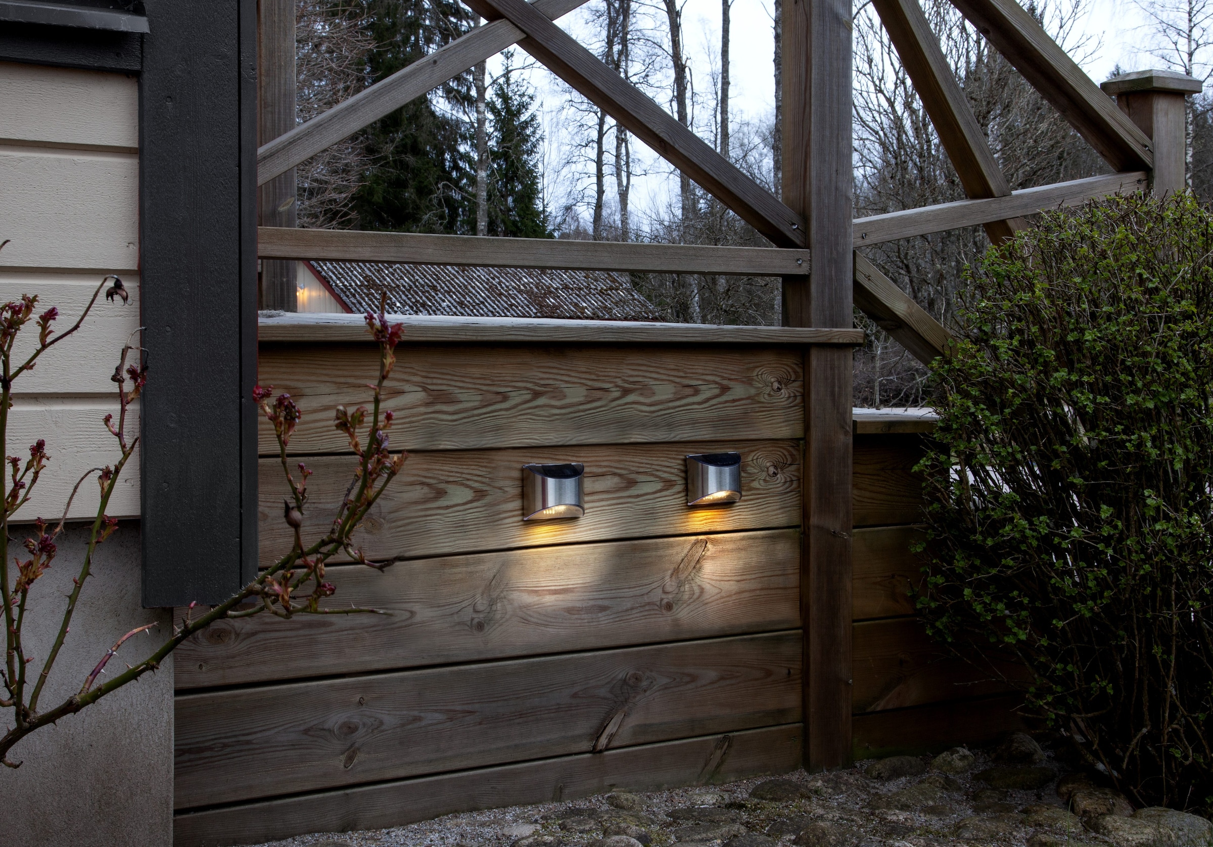 Parforce Traditional Hunting LED Solarleuchte »Solar-Wandleuchte Wandy« LED-Board 2 Stk. Warmweiß 2er-Set, kompakte Wandleuchten, 10 lm, Dämmerungssensor