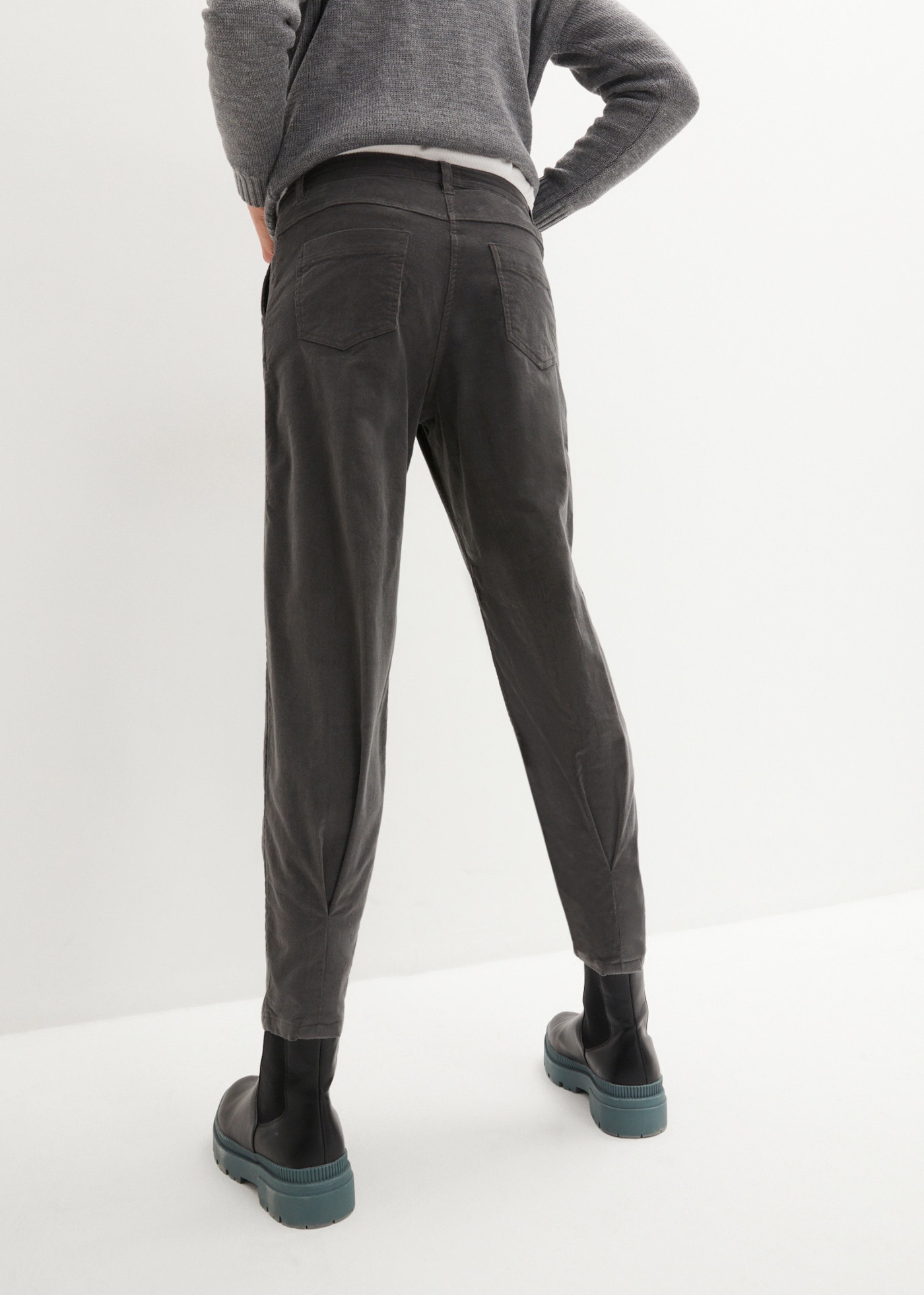 bonprix Cordhose  Loose Fit, mit Cordstruktur, aus Baumwolle und Elasthan
