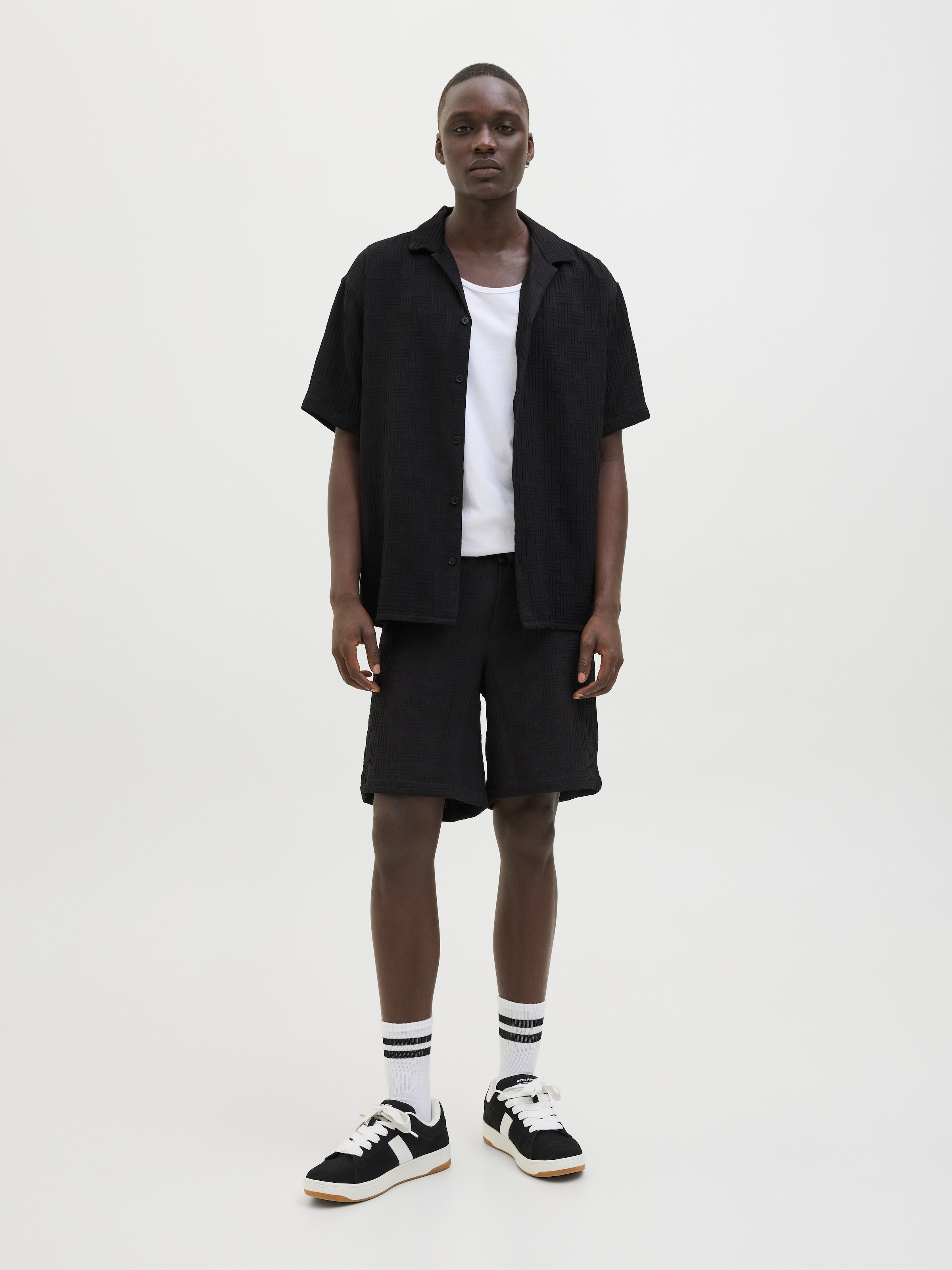 Jack & Jones Kurzarmhemd »JJEMATTEO RESORT SHIRT SS SN«, mit Resort Kragen