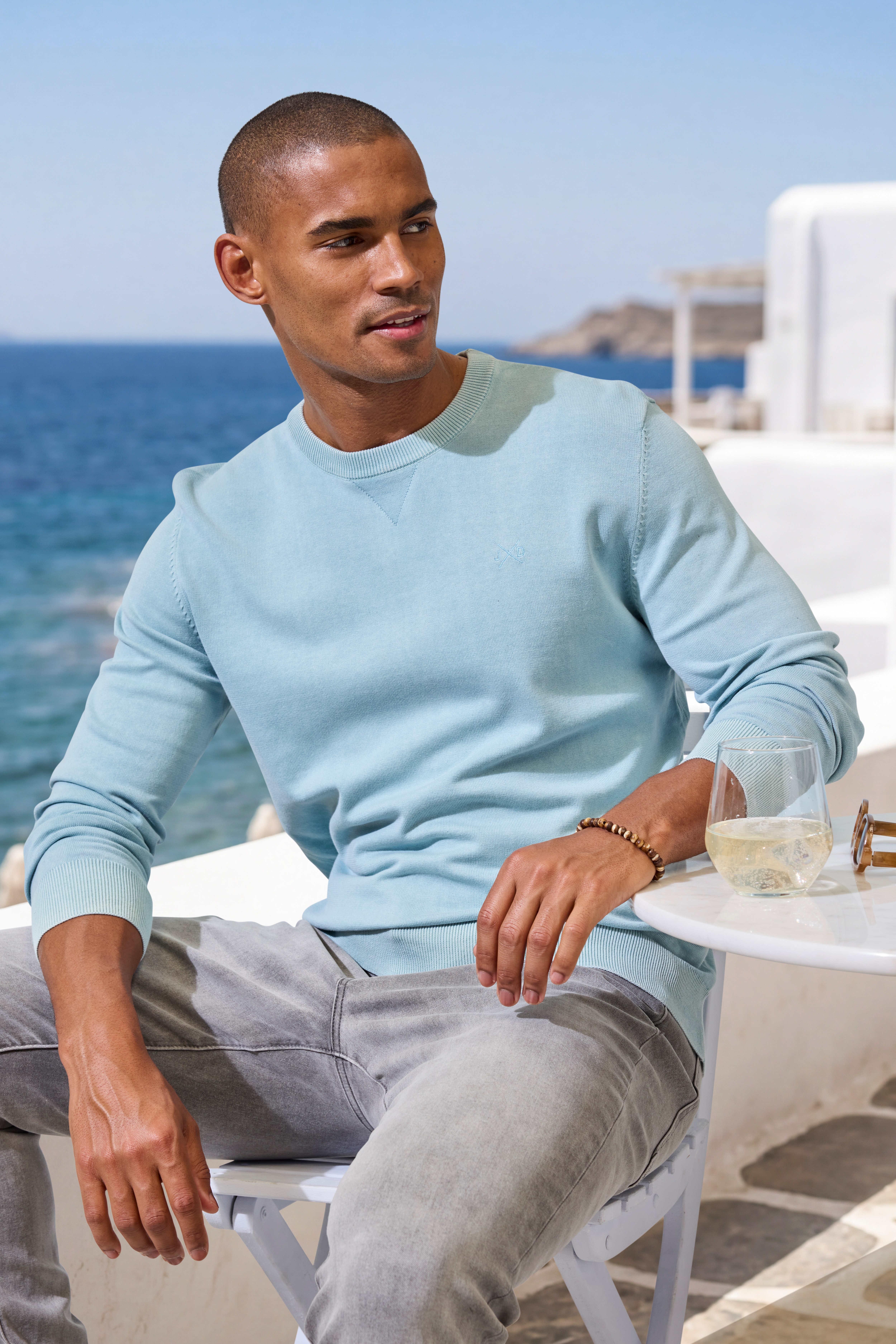 John Devin Strickpullover "NAME?" mit kleiner JD Stickerei und modischem Ausschnittdetail