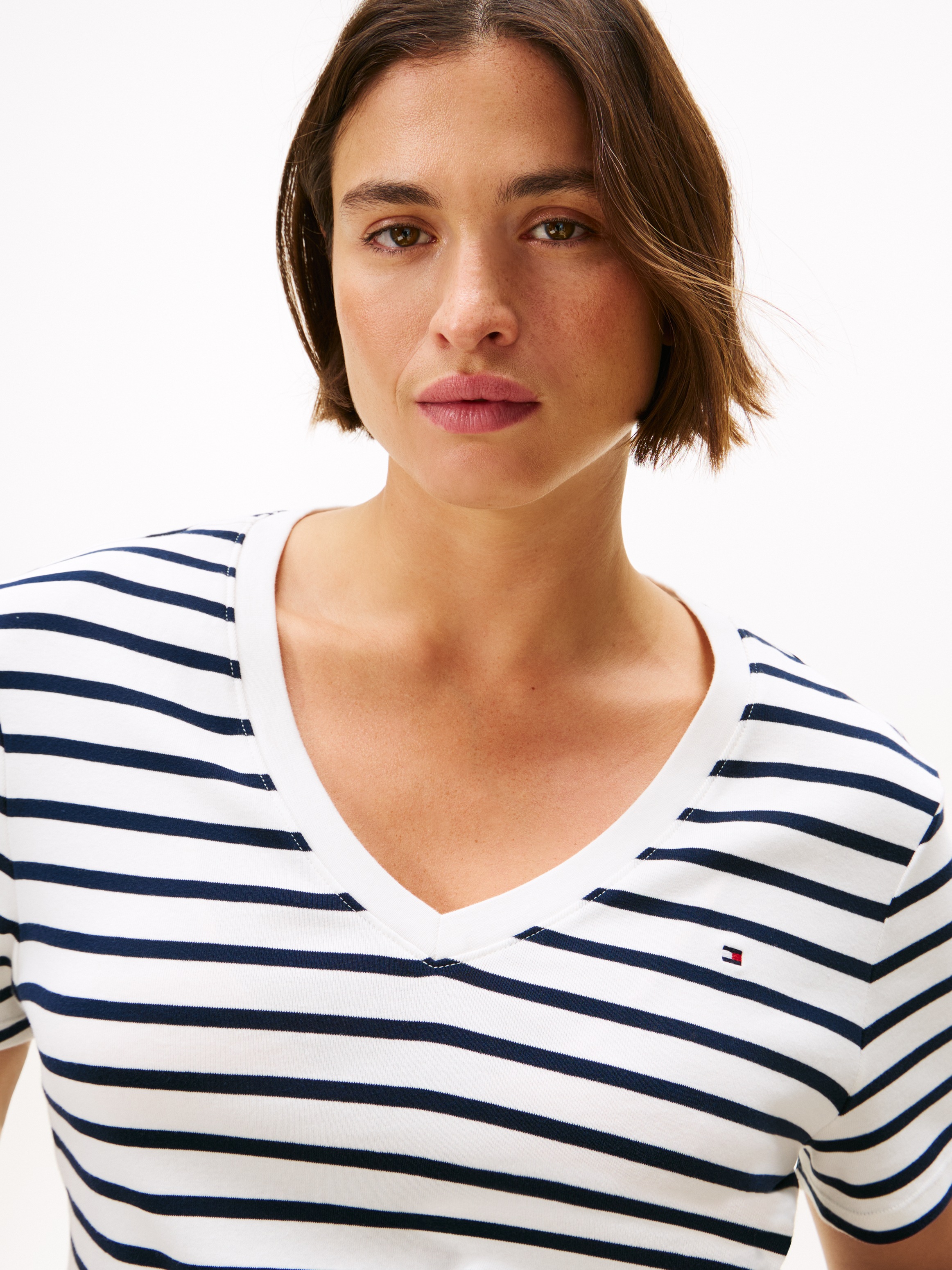 Tommy Hilfiger Curve V-Shirt "CRV SLIM CODY V-NK SS" in großen Größen, Baum günstig online kaufen