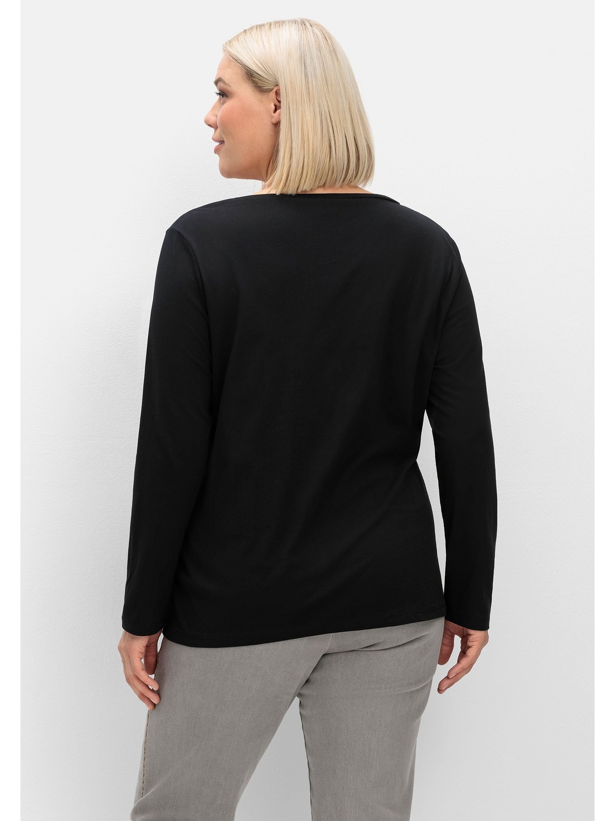 Sheego Langarmshirt »Große Größen«, mit Ösen- und Nietenverzierung