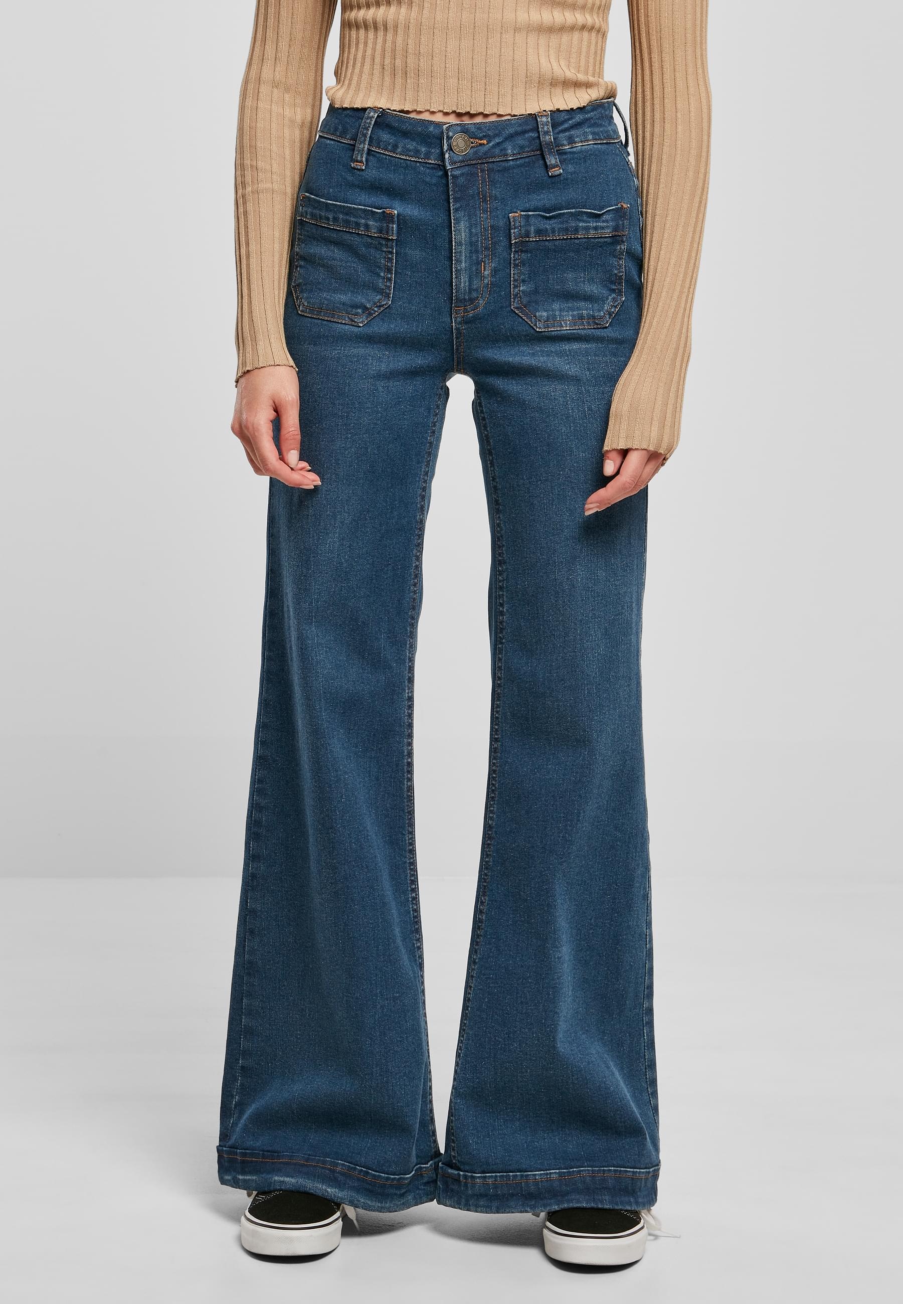 URBAN CLASSICS Bequeme Jeans »Urban Classics Damen Ladies Vintage Flared Denim Pants«, (1 tlg.)