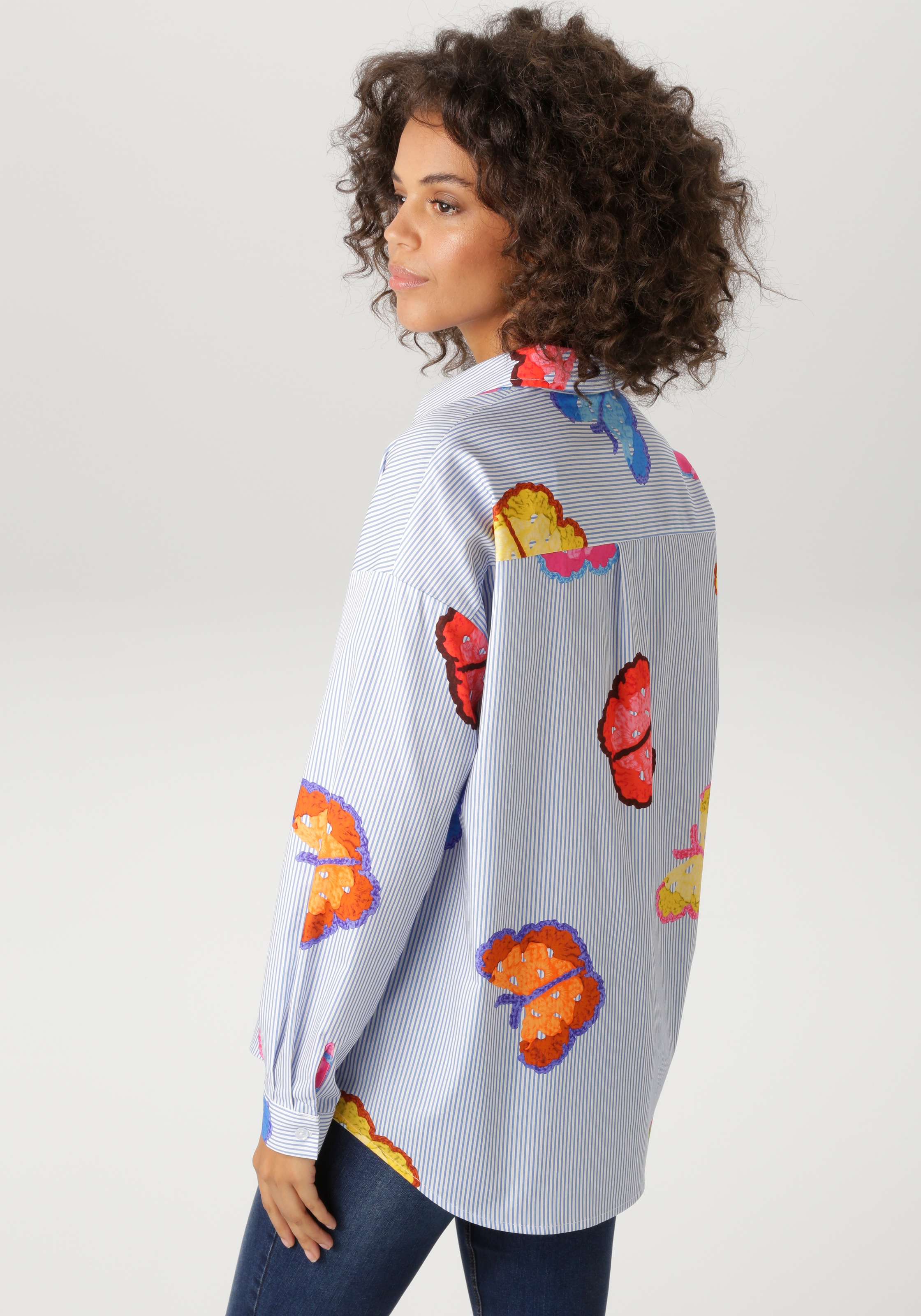Aniston CASUAL Hemdbluse, gestreift und mit bunten Schmetterlingen bedruckt günstig online kaufen