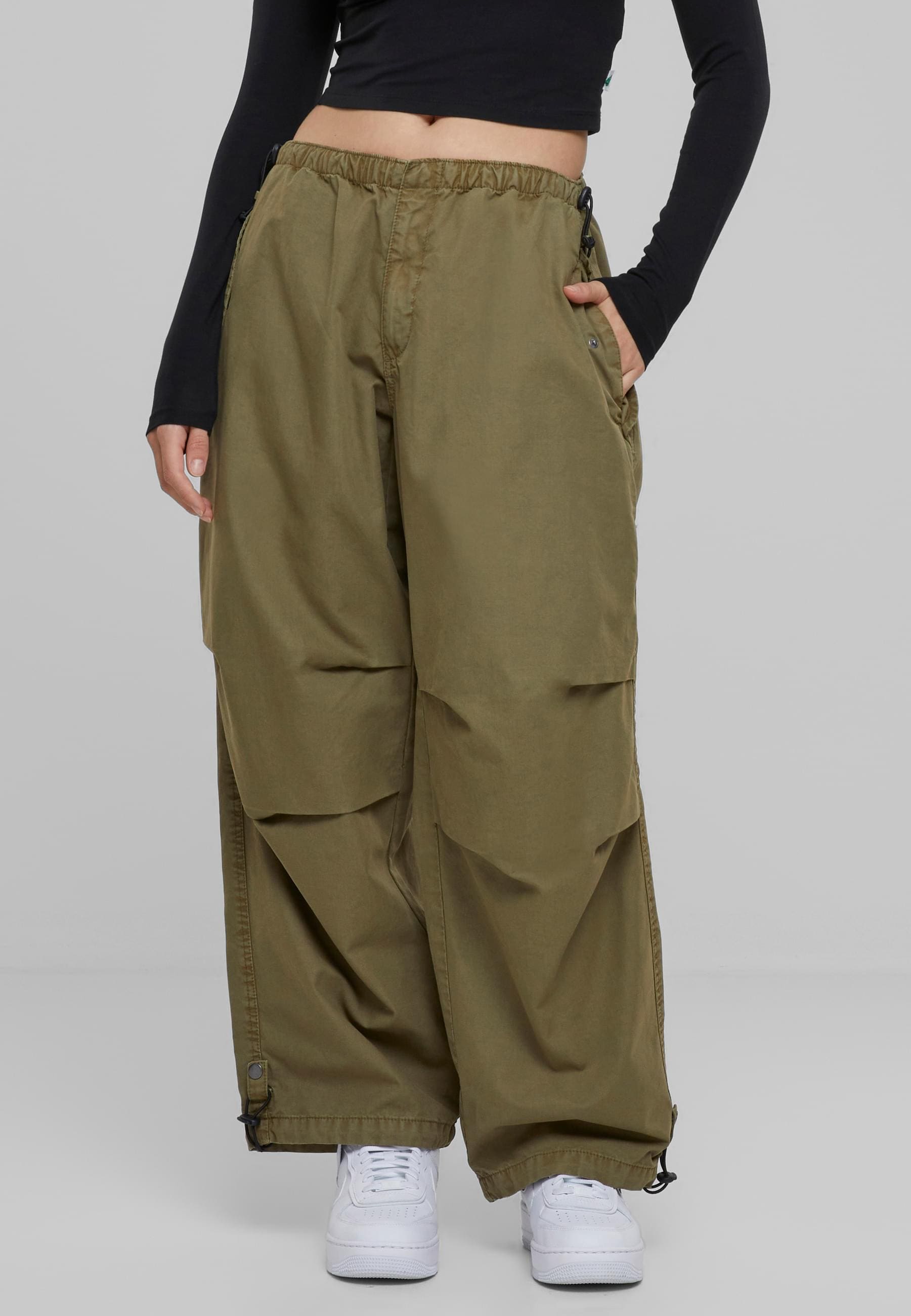 URBAN CLASSICS Stoffhose »Urban Classics Damen Ladies Cotton Parachute Pants«, (1 tlg.)