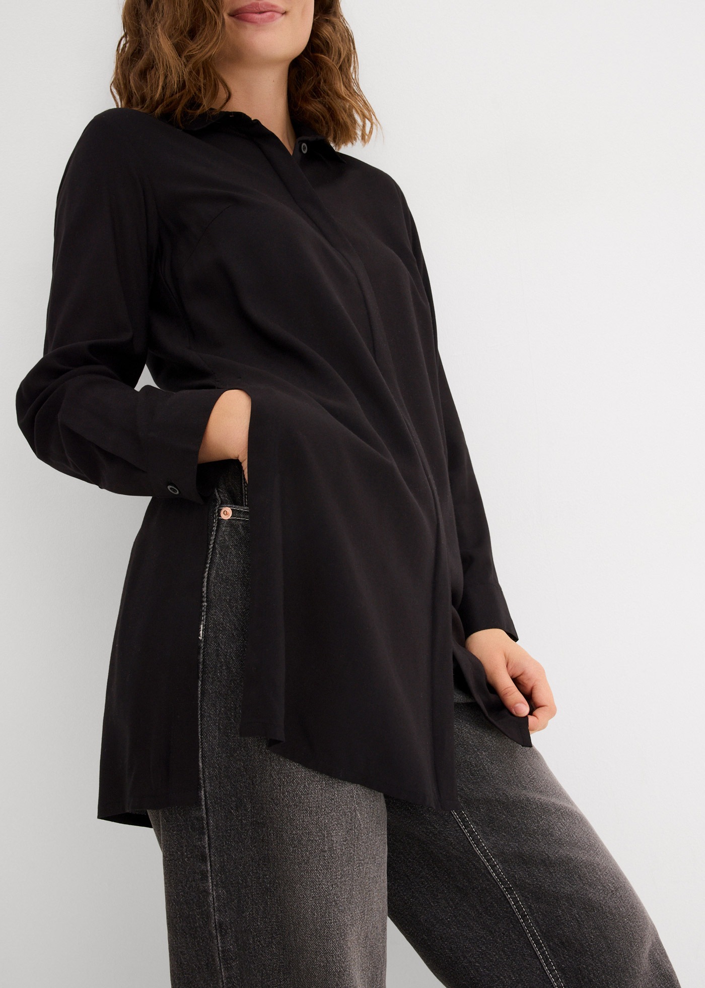 Thumbnail - bonprix Longbluse "Longbluse mit Schlitz aus fließender Viskose" gerade Passform, mit Schlitz-Detail, aus fließender Vis...