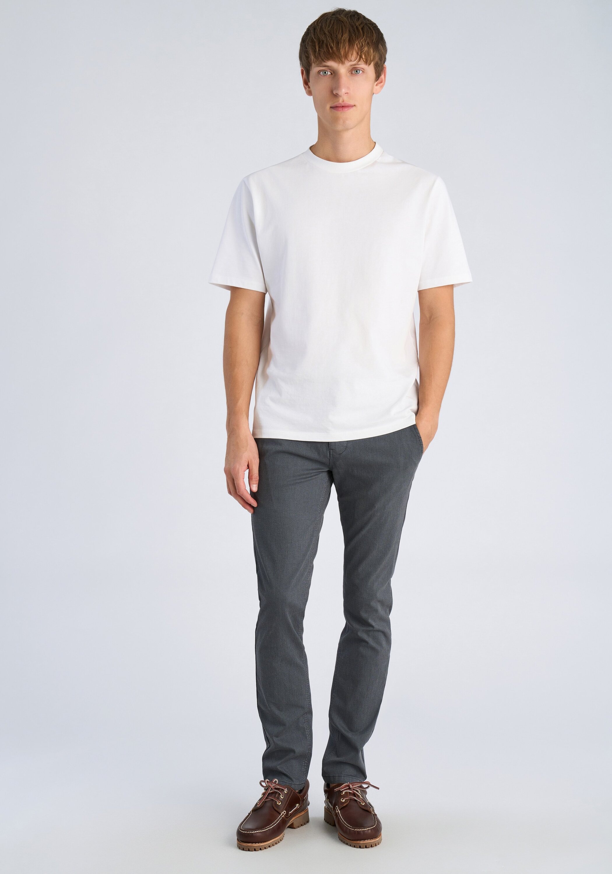 Chinos LINDBERGH "Chino Slim Fit", Herren, Gr. 38, Länge 34, mid grau, Obermaterial: 57% Baumwolle, 39% Polyester, 4% Elasthan, slim fit, Hosen 3