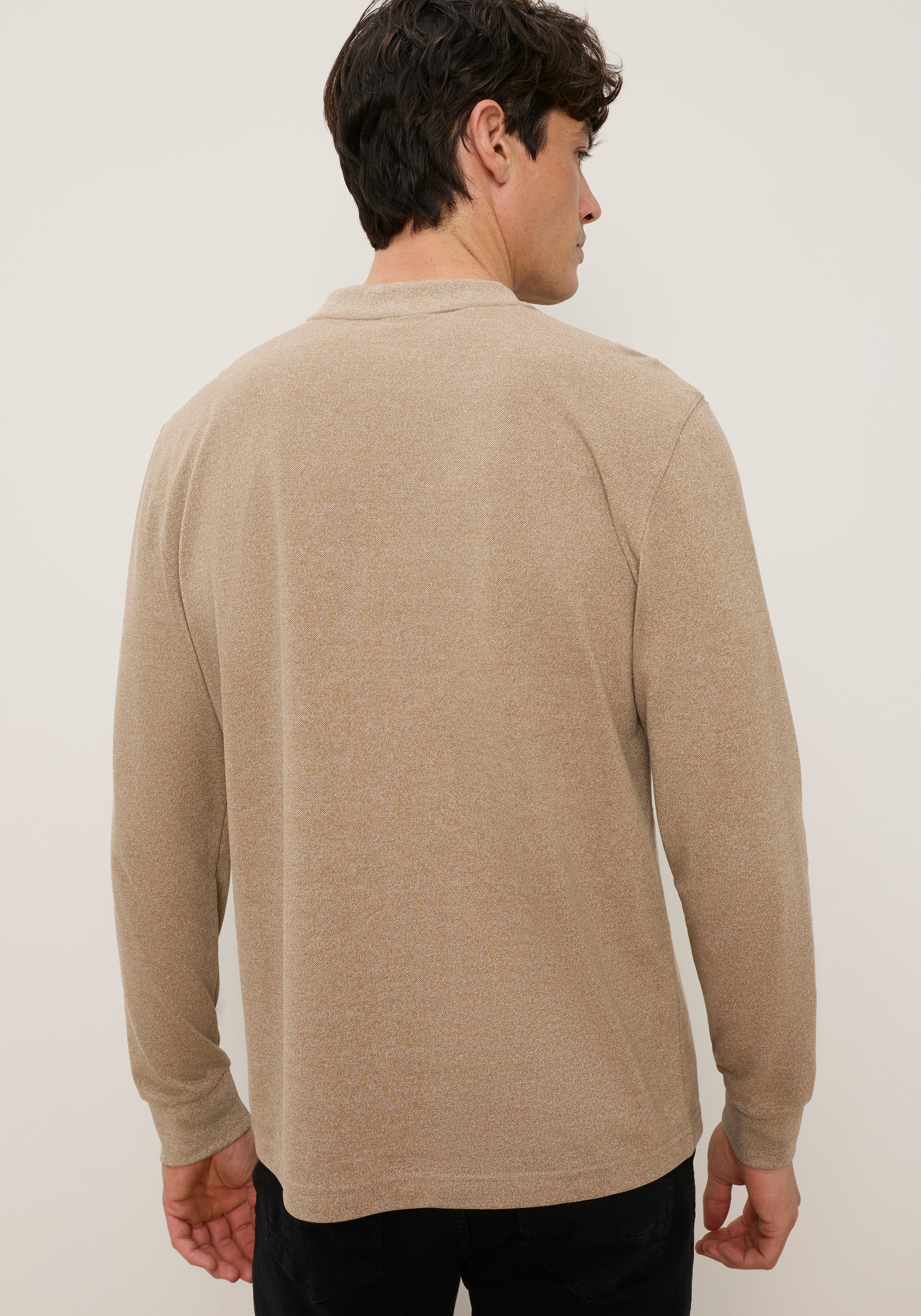 Bruno Banani Henleyshirt mit Langarm, aus Single Jersey, melierte Optik