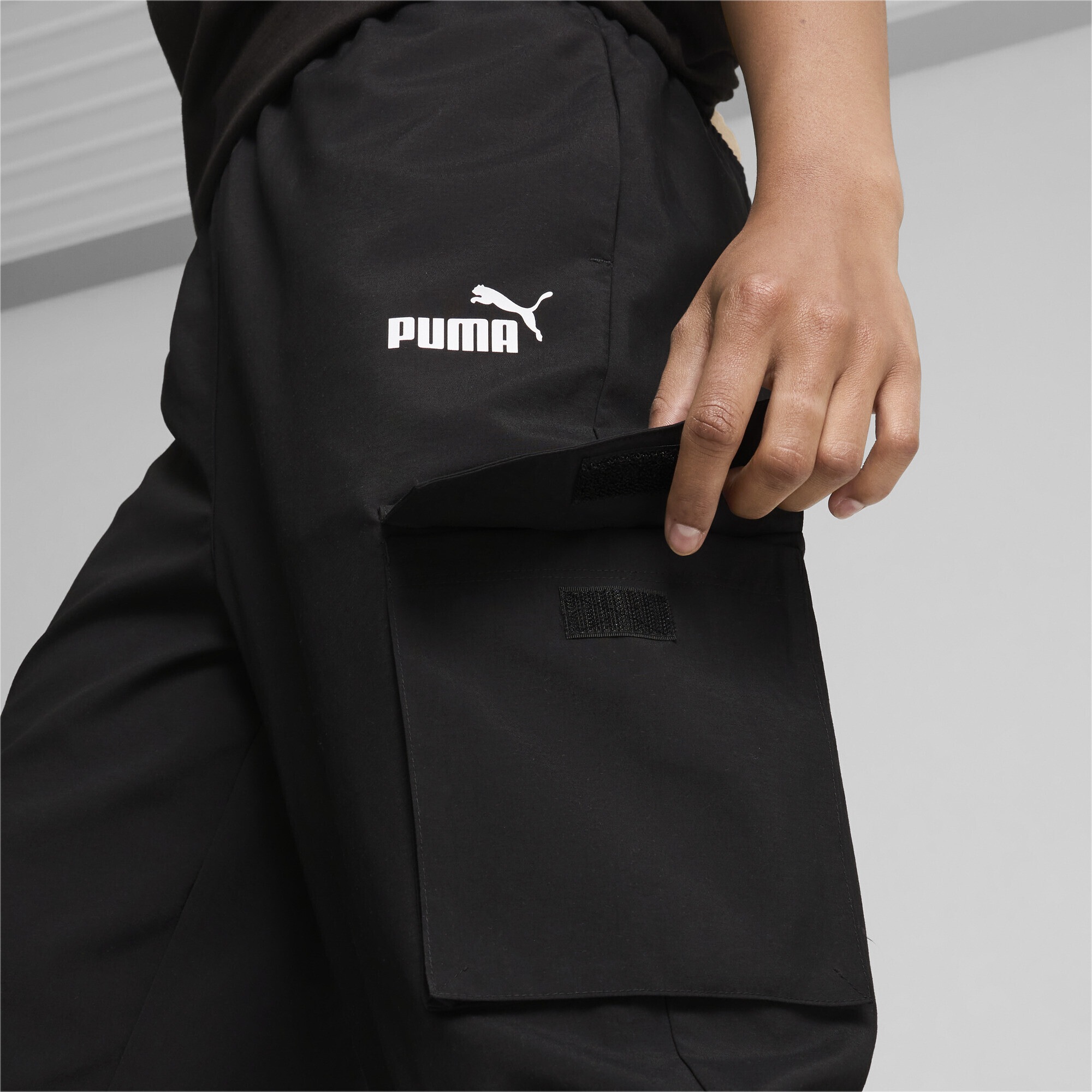 PUMA Sporthose »PUMA POWER Gewebte Cargohose Damen«