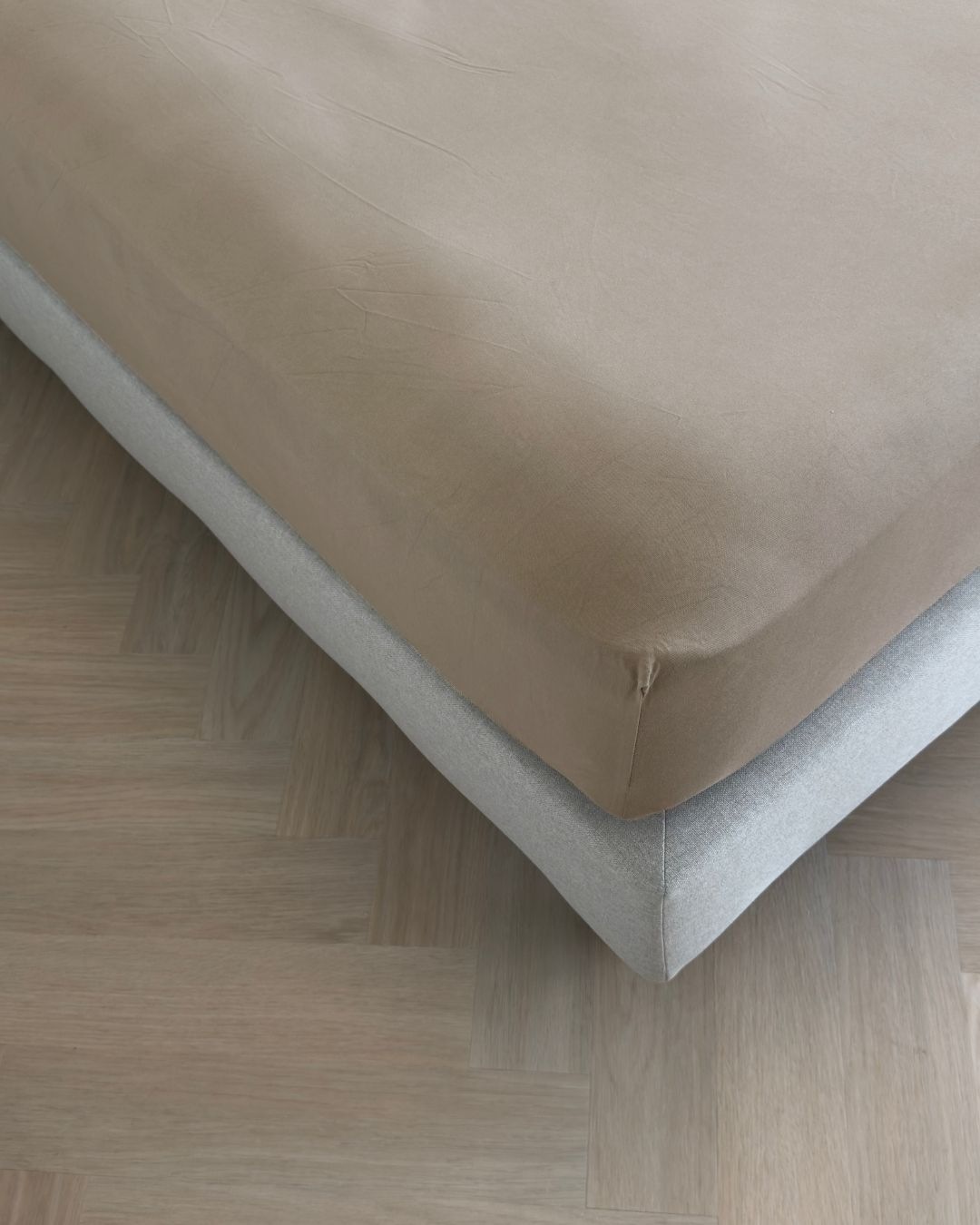 Spannbettlaken KAYORI, B:200cm L:220cm, braun, Jersey-Elasthan, Obermaterial: 95% Baumwolle, 5% Elasthan (LYCRA), Bettlaken, "Tara", Hergestellt aus