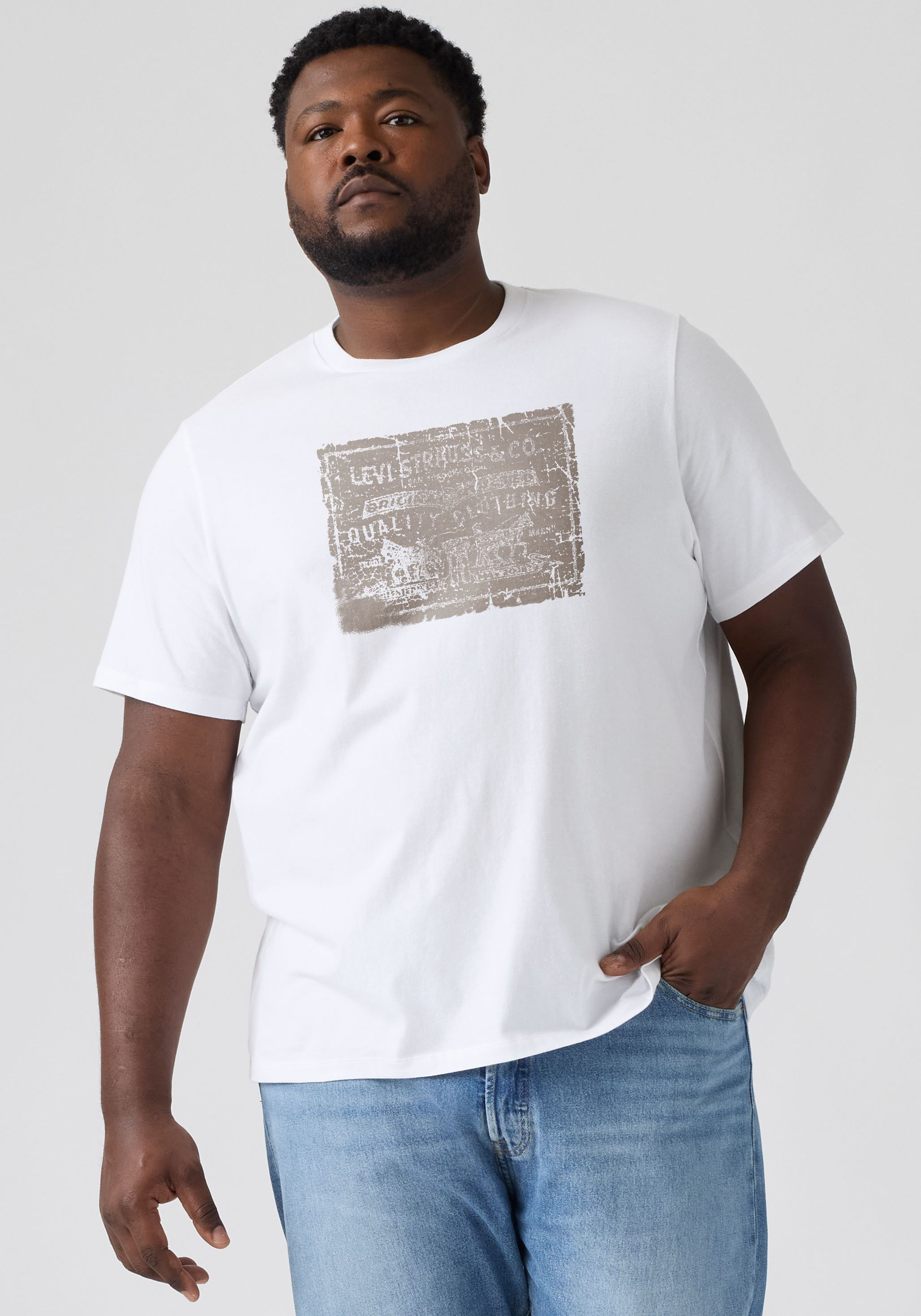 Levis Plus T-Shirt "LSE B&T BIG GRAPHIC TEE" mit Logostickerei auf der Brust
