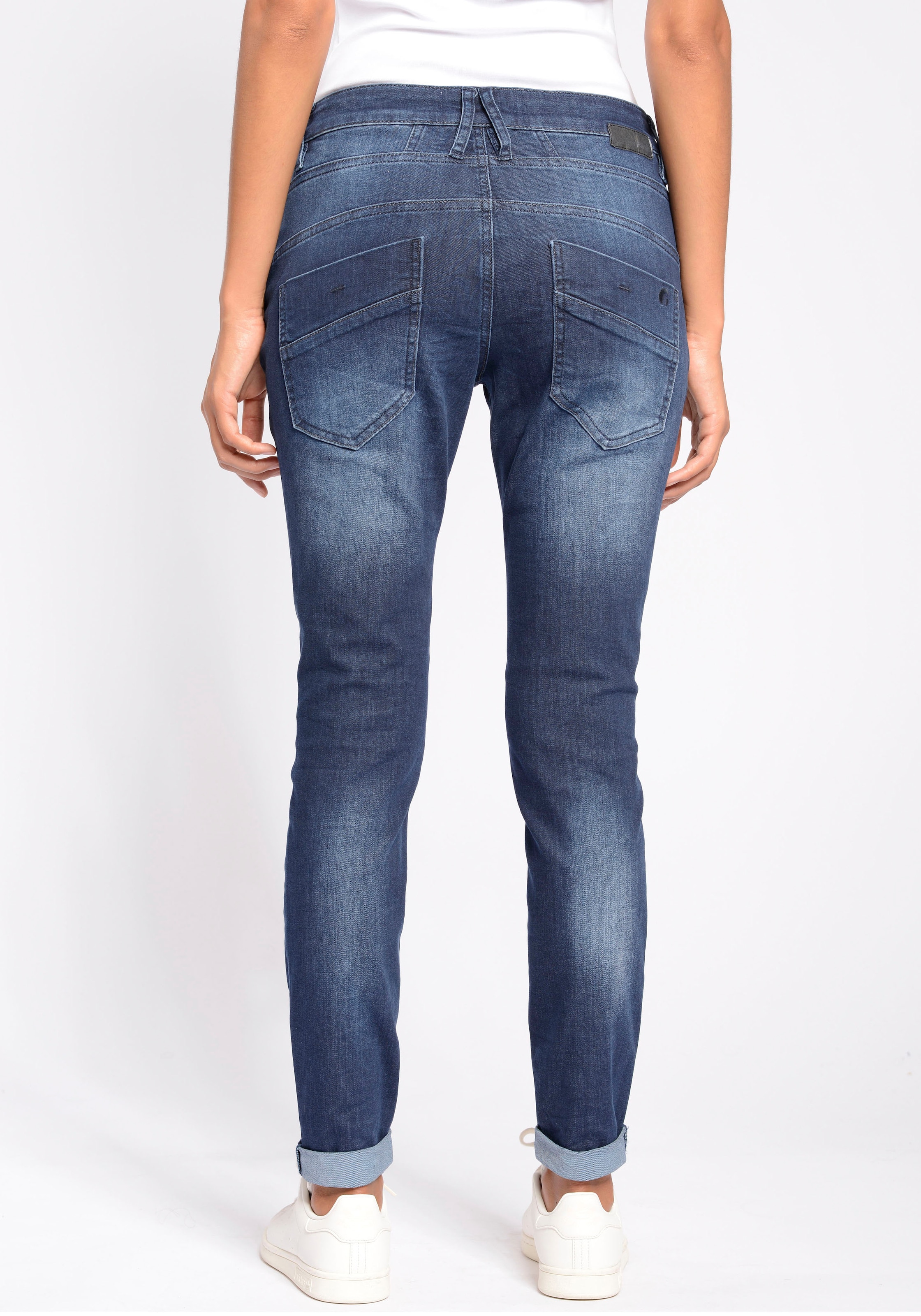 GANG Slim-fit-Jeans "94NEW GEORGINA", mit charakteristischen Abnähern quer günstig online kaufen