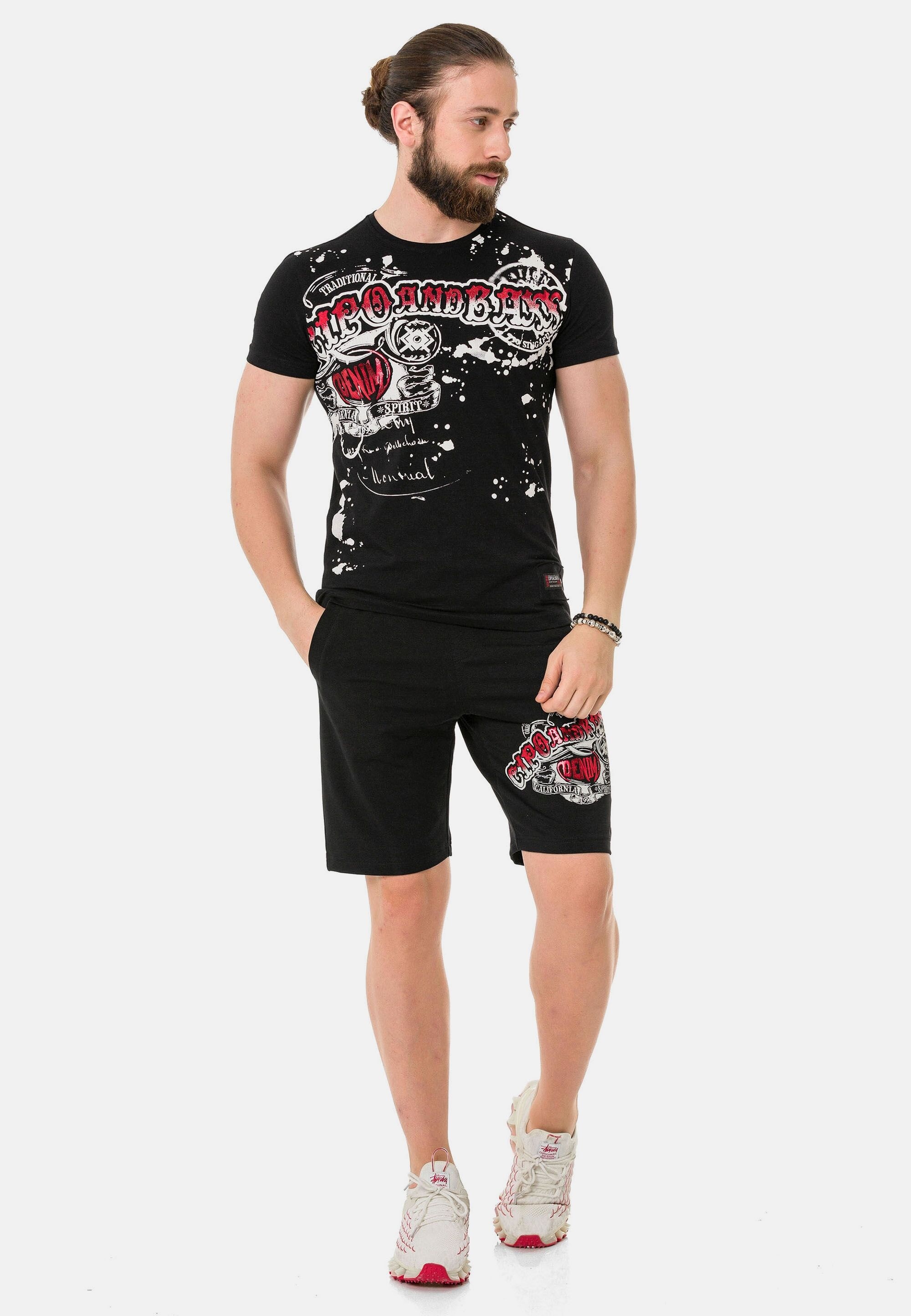 Cipo & Baxx Stoffhose »Hose«, mit Bein-Print