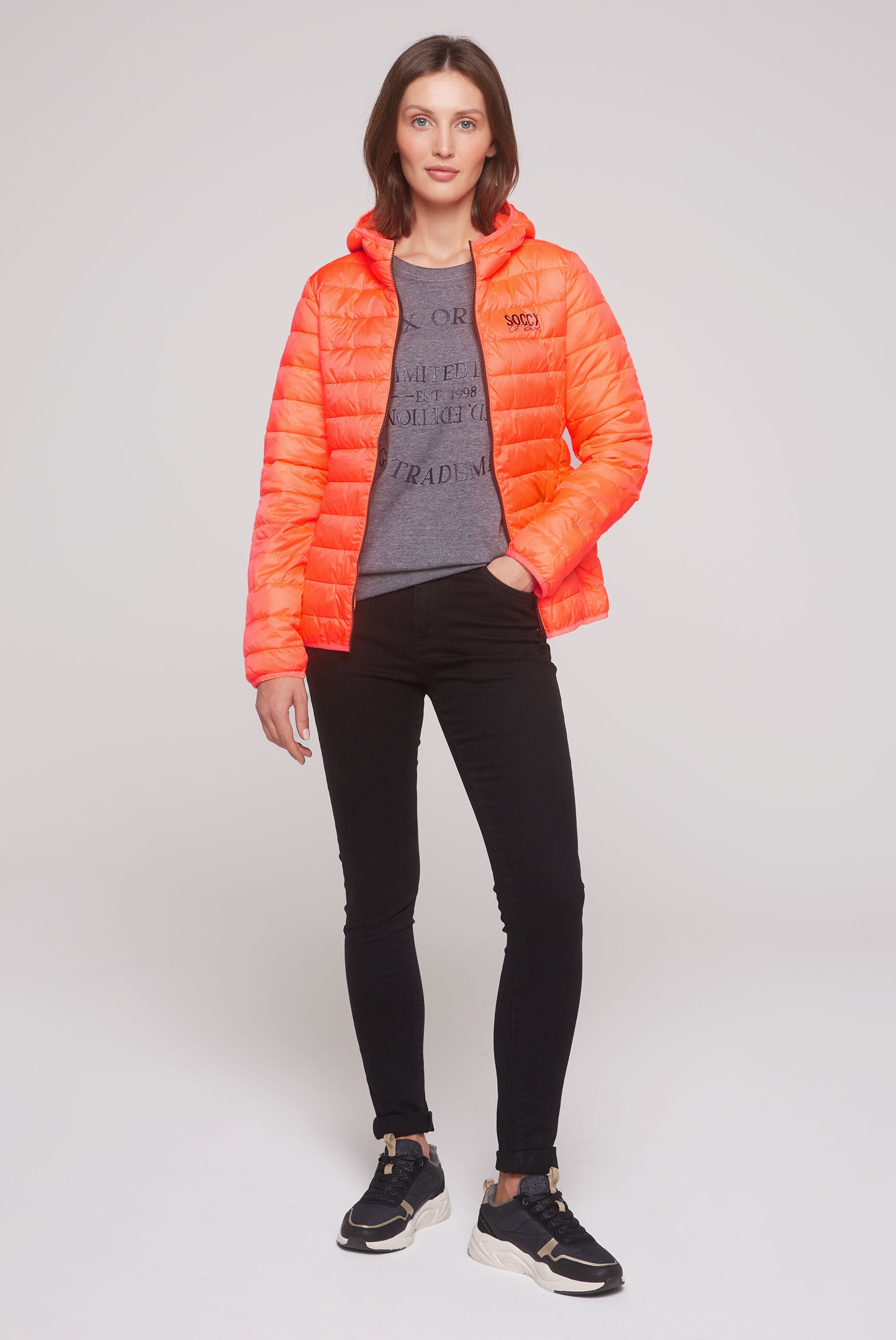 SOCCX Outdoorjacke, mit Kapuze, mit elastischem Saumabschluss